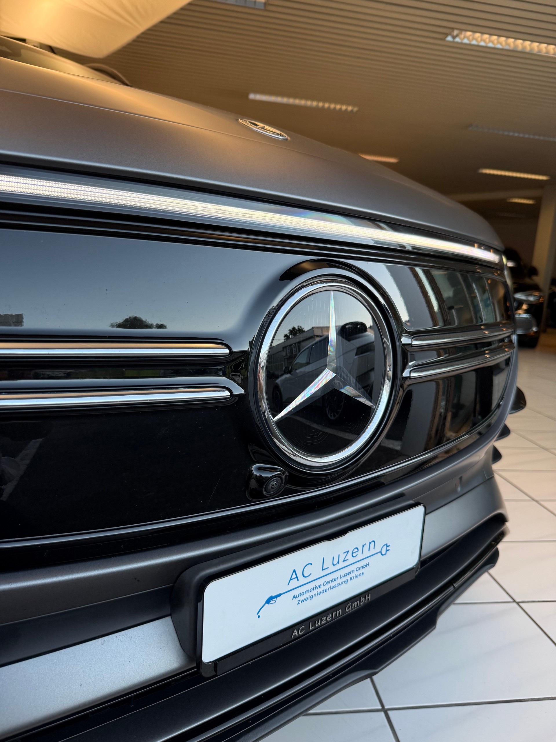 MERCEDES-BENZ EQB 350 AMG Line 4Matic | CH-Fahrzeug | SOH 96.5%-image-29