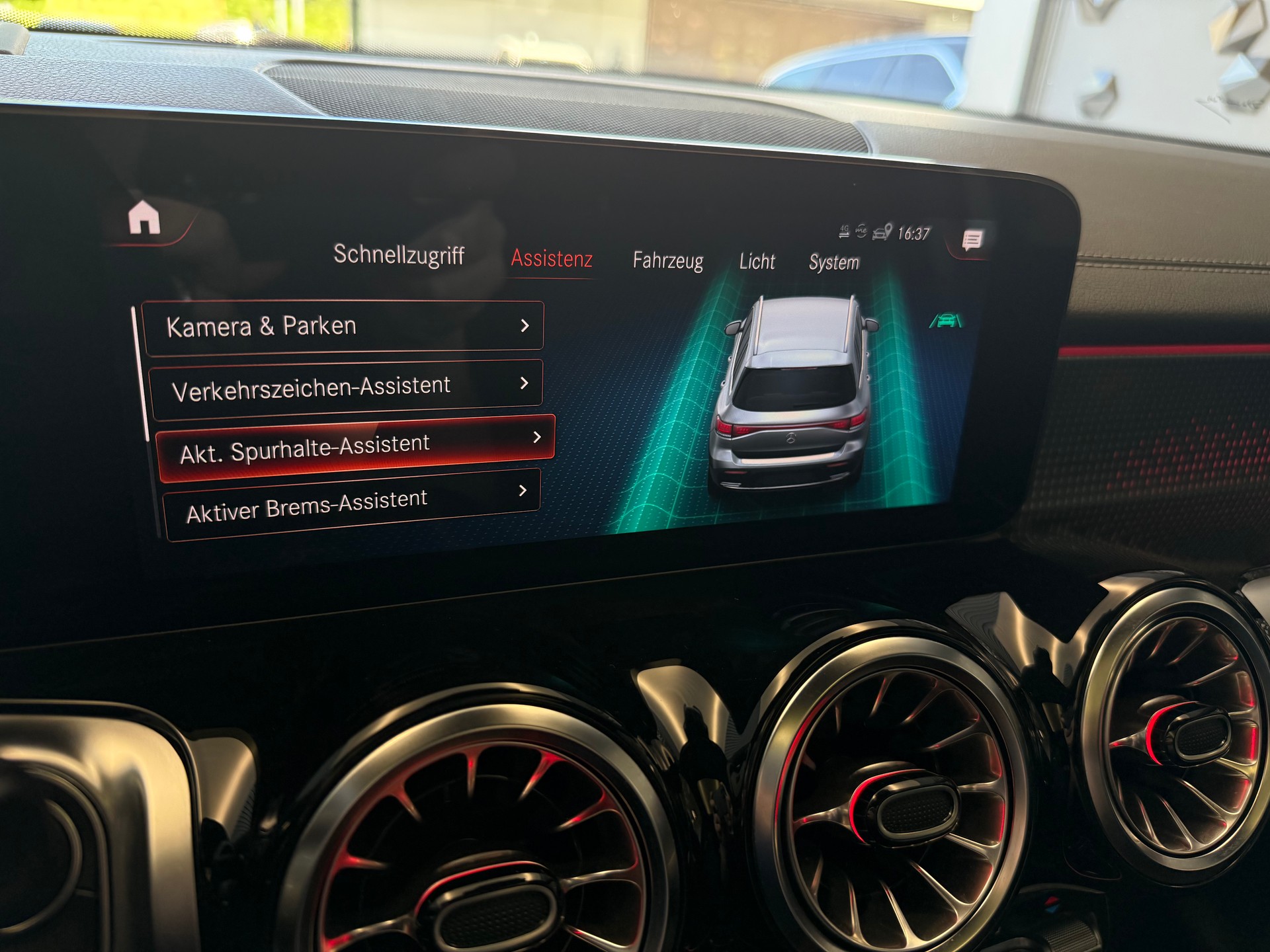 MERCEDES-BENZ EQB 350 AMG Line 4Matic | CH-Fahrzeug | SOH 96.5%-image-23