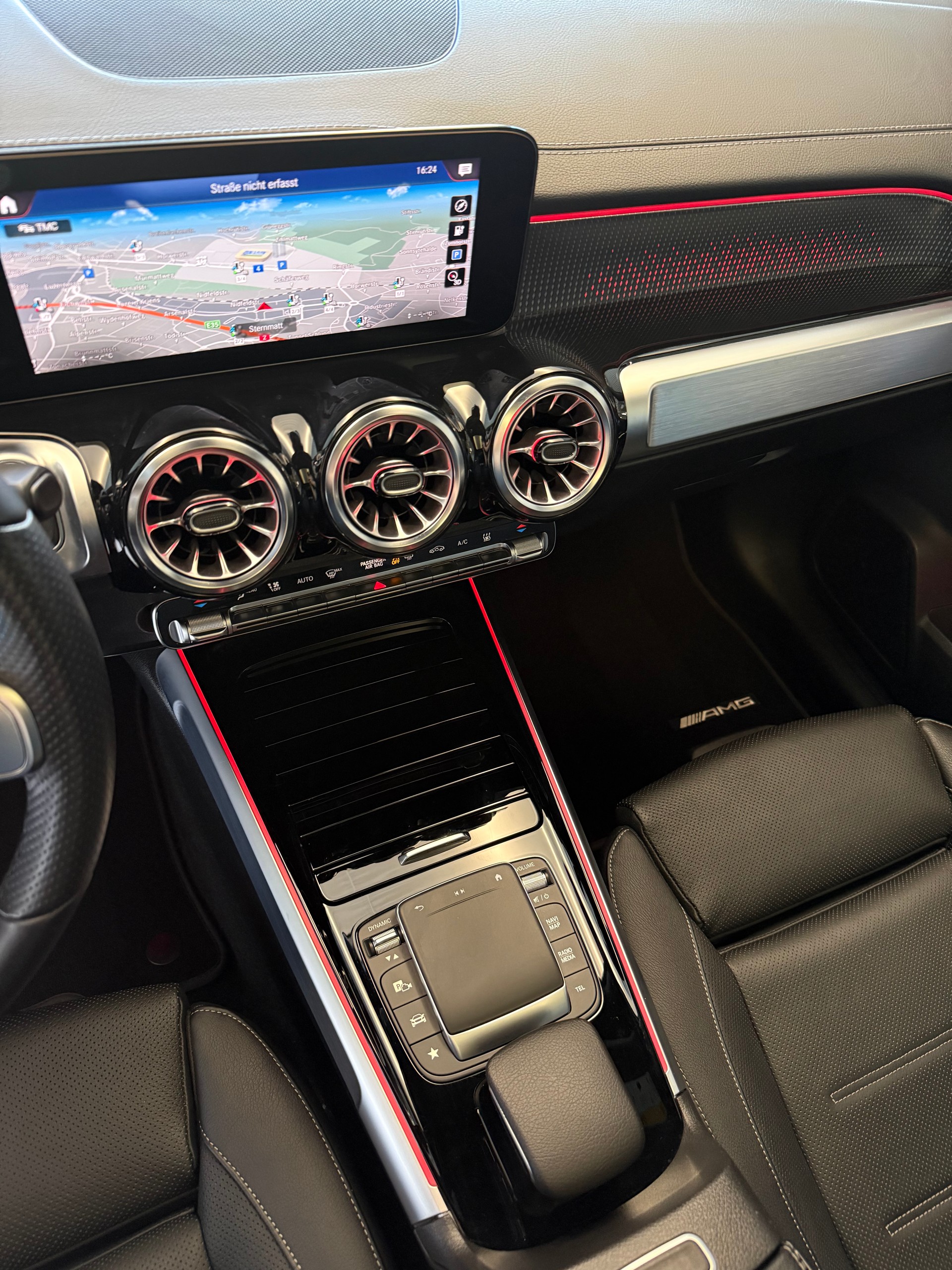 MERCEDES-BENZ EQB 350 AMG Line 4Matic | CH-Fahrzeug | SOH 96.5%-image-19