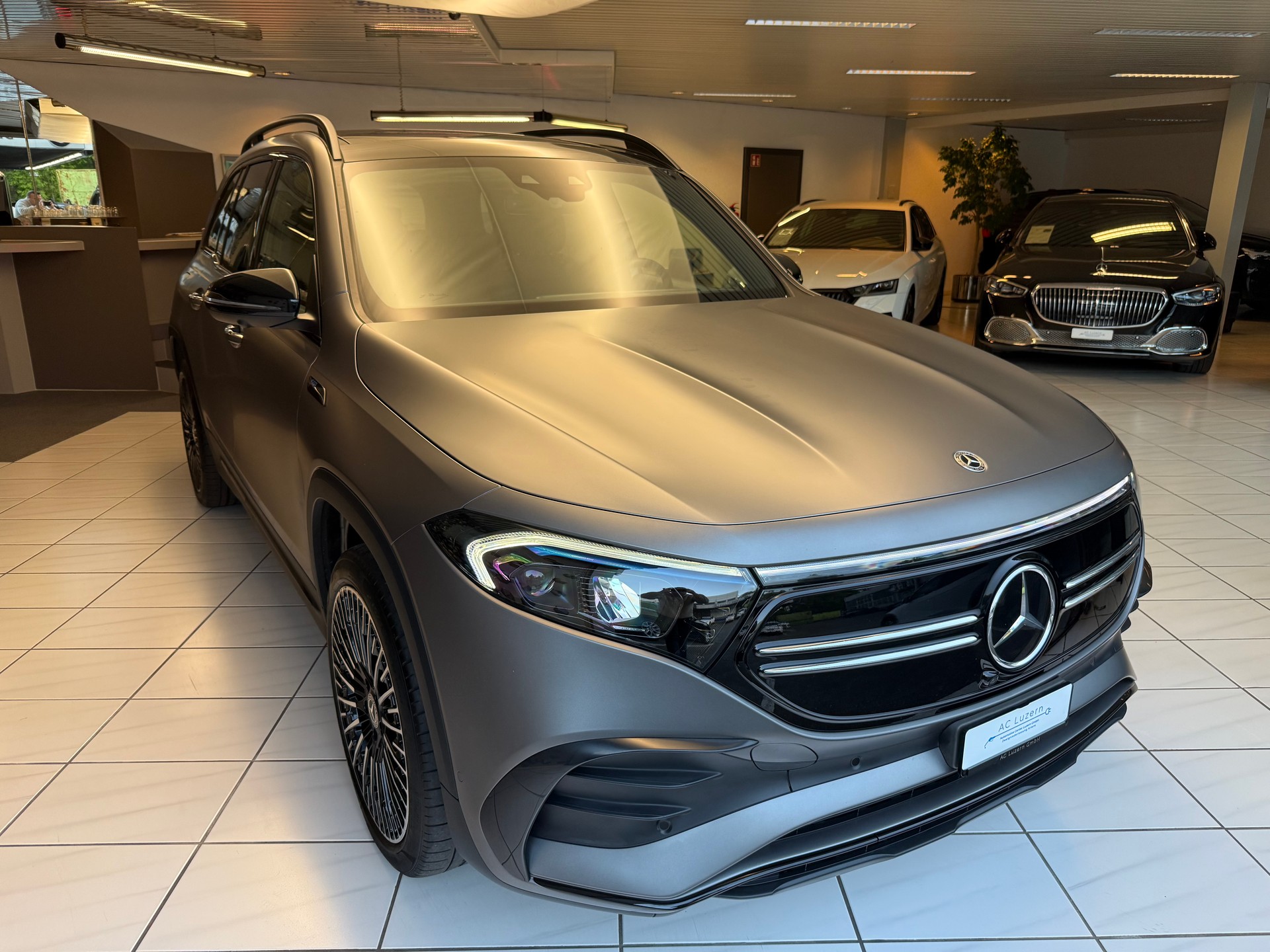 MERCEDES-BENZ EQB 350 AMG Line 4Matic | CH-Fahrzeug | SOH 96.5%-image-5