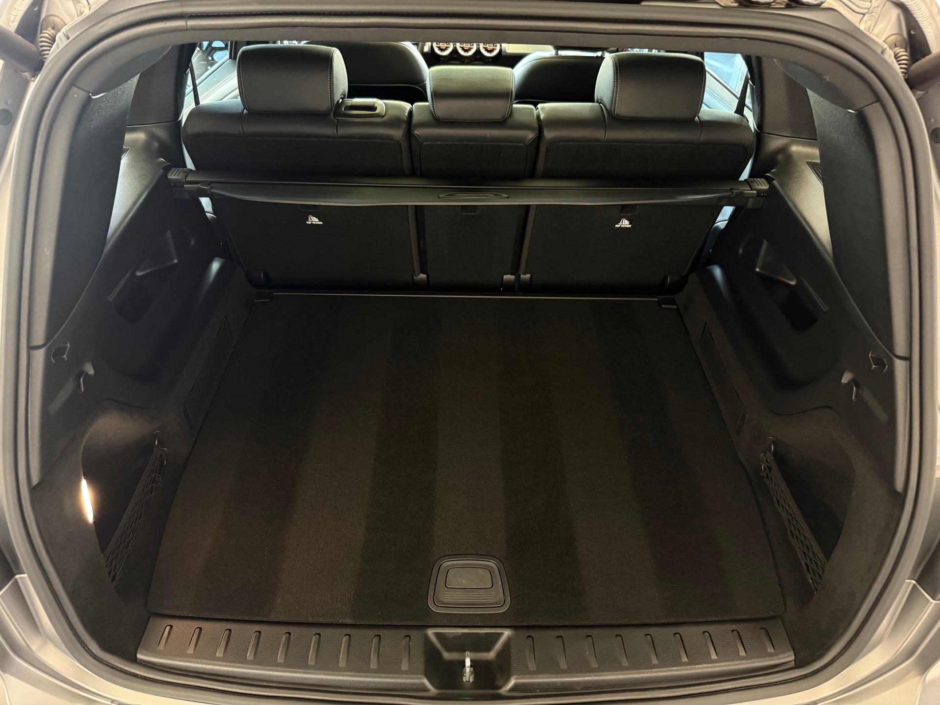 MERCEDES-BENZ EQB 350 AMG Line 4Matic | CH-Fahrzeug | SOH 96.5%-image-12