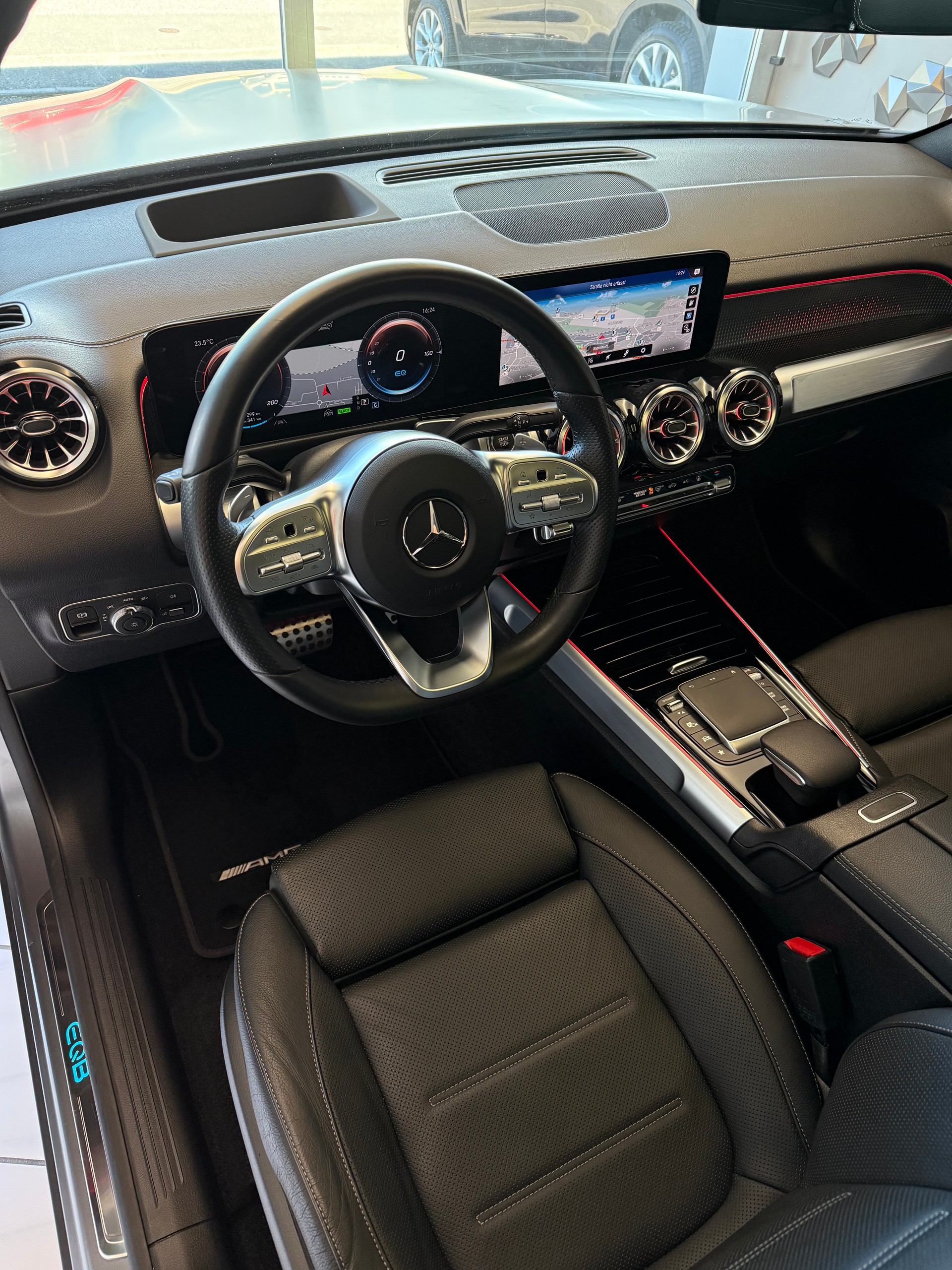 MERCEDES-BENZ EQB 350 AMG Line 4Matic | CH-Fahrzeug | SOH 96.5%-image-6