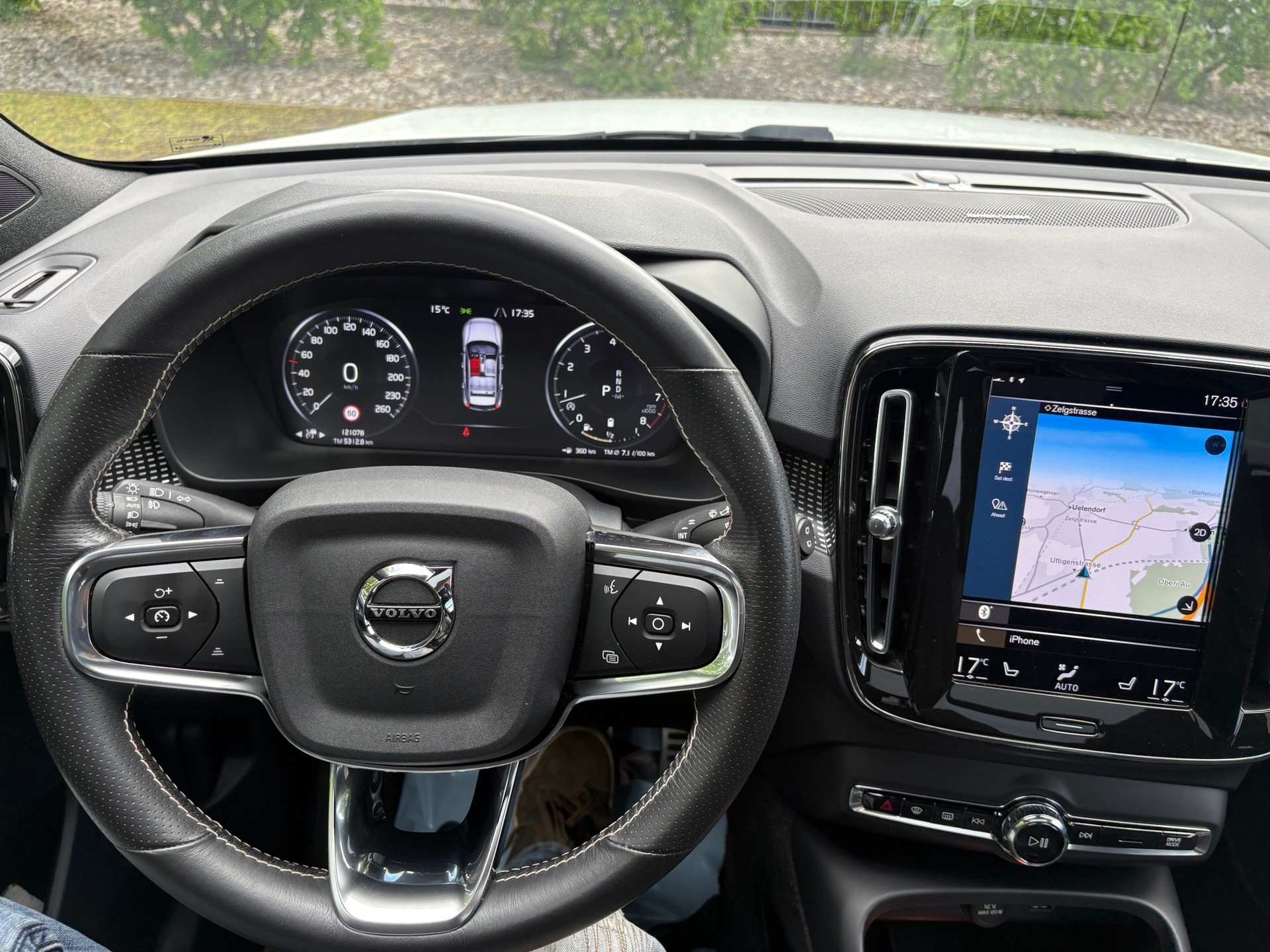 VOLVO XC40 B4 Benzin Mild Hybrid AWD R-Design Geartronic-image-8