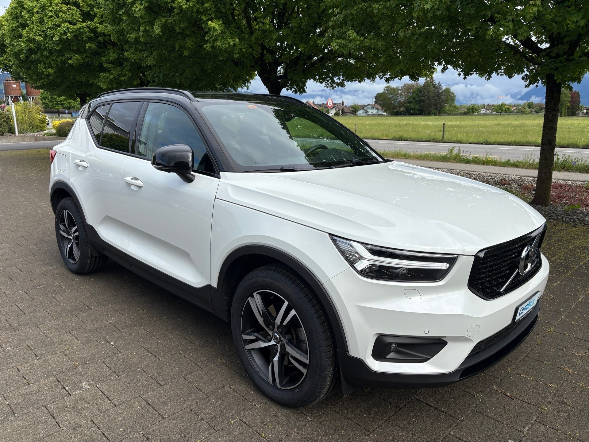 VOLVO XC40 B4 Benzin Mild Hybrid AWD R-Design Geartronic