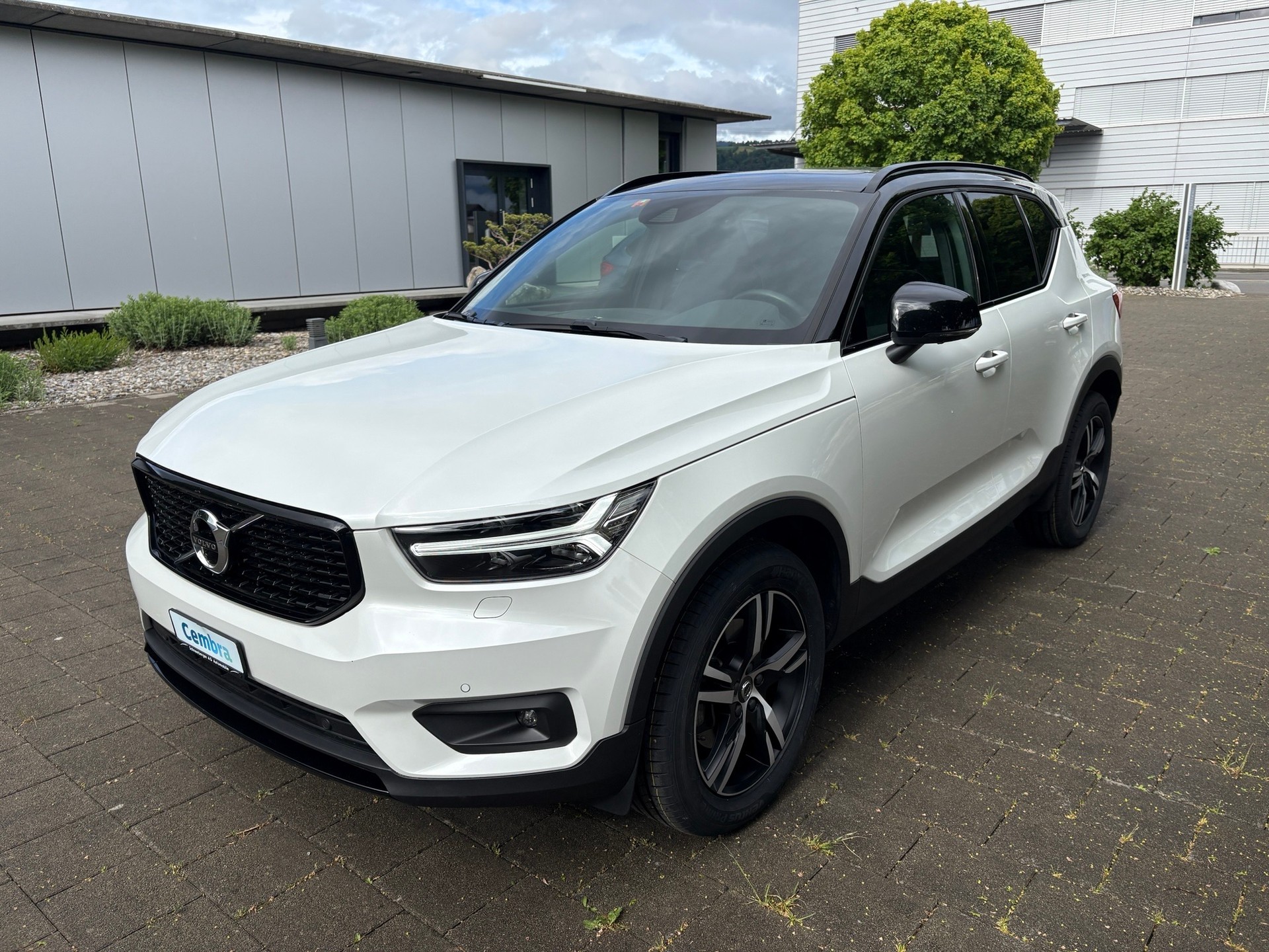 VOLVO XC40 B4 Benzin Mild Hybrid AWD R-Design Geartronic-showroom-element-1