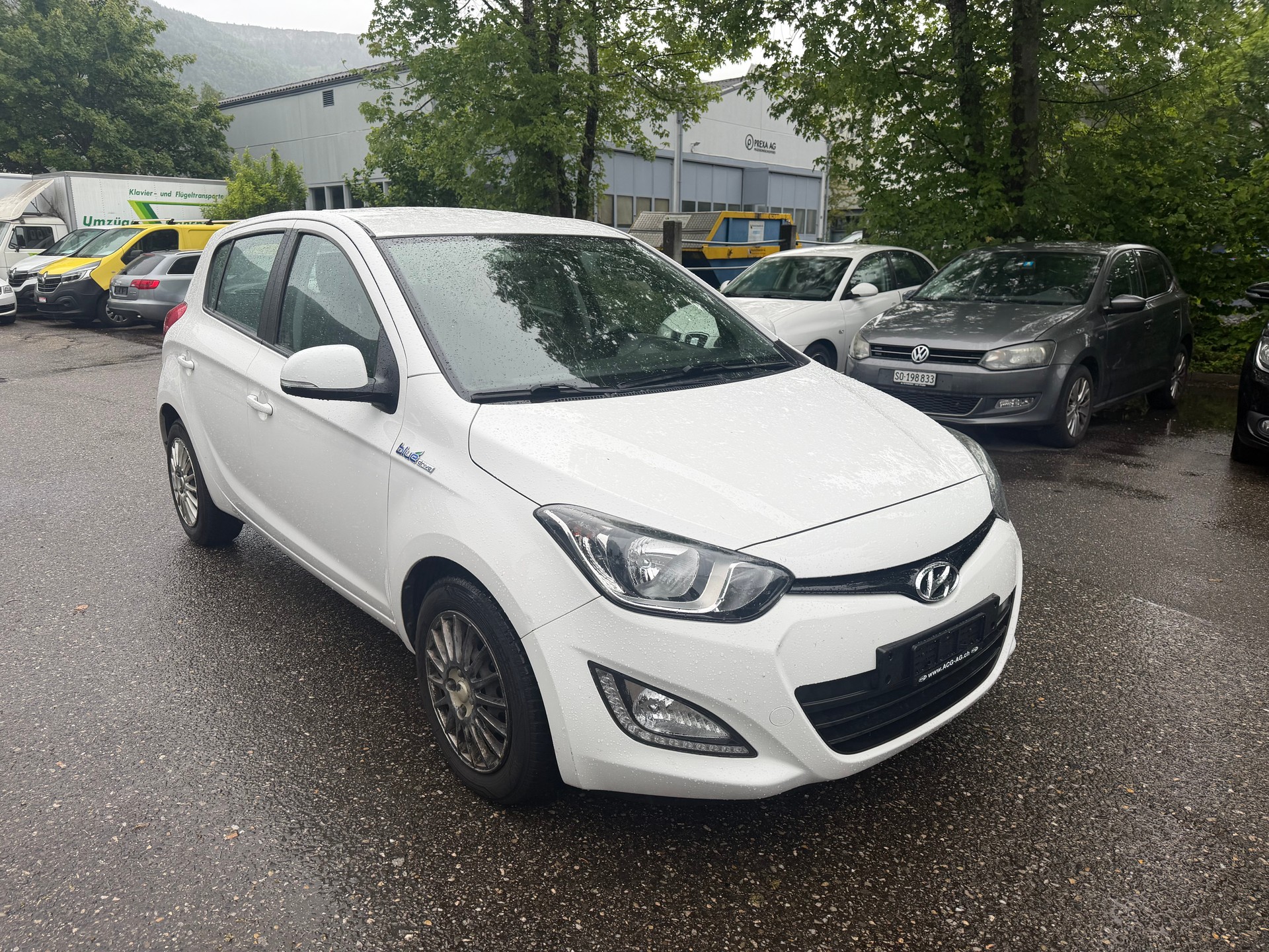 HYUNDAI i20 1.4 CRDi Premium ** Klimaanlage ** Tempomat ** PDC H ** 10x Airbag ** Ab MFK 22.10.2025-image-5