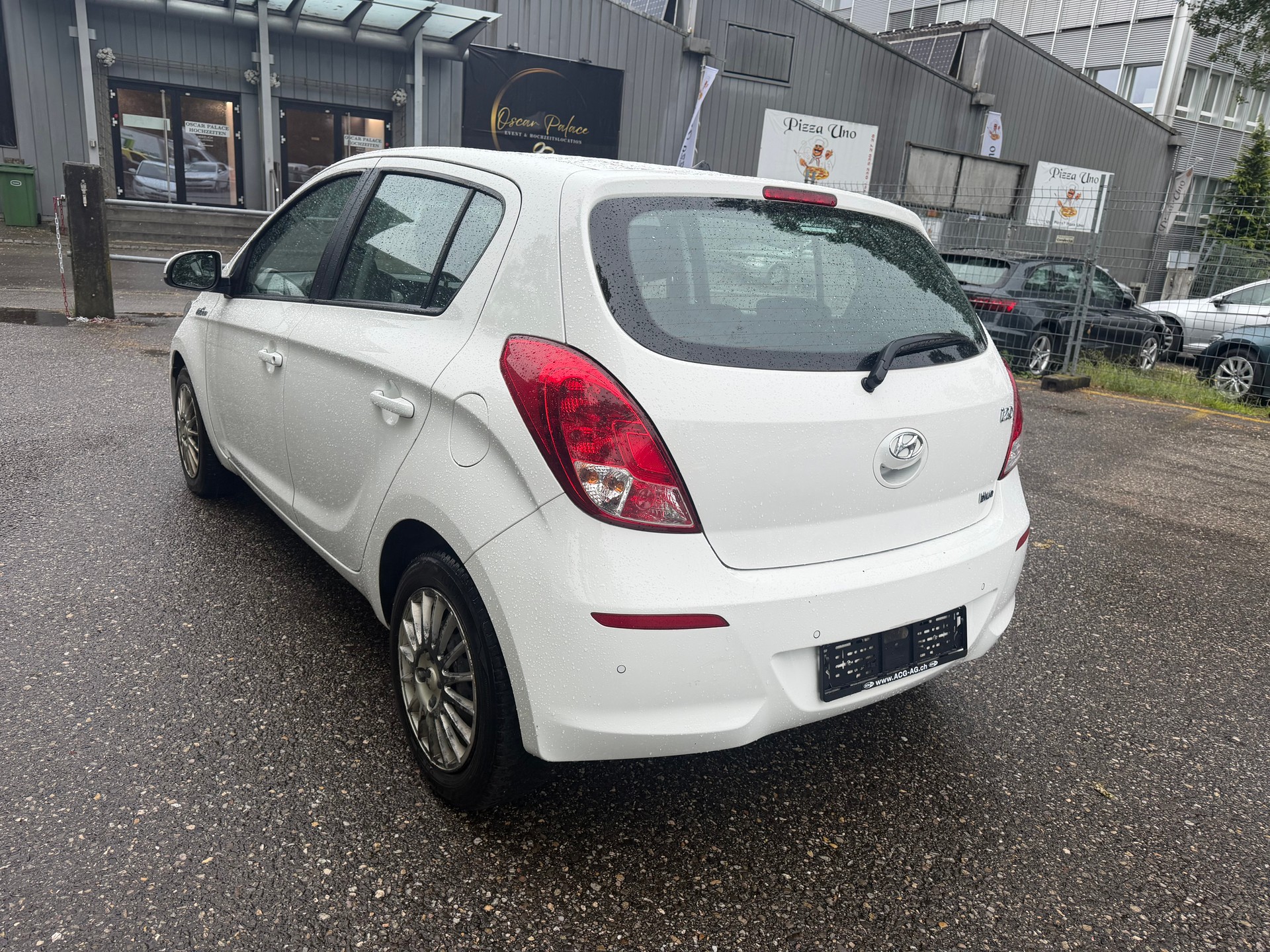 HYUNDAI i20 1.4 CRDi Premium ** Klimaanlage ** Tempomat ** PDC H ** 10x Airbag ** Ab MFK 22.10.2025-image-10