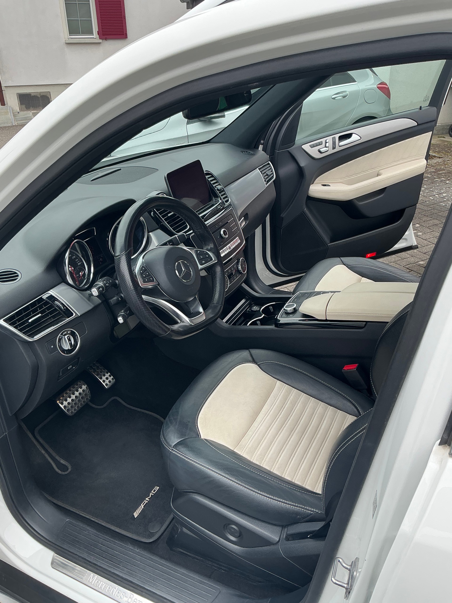 MERCEDES-BENZ GLE 350 d Executive-image-7