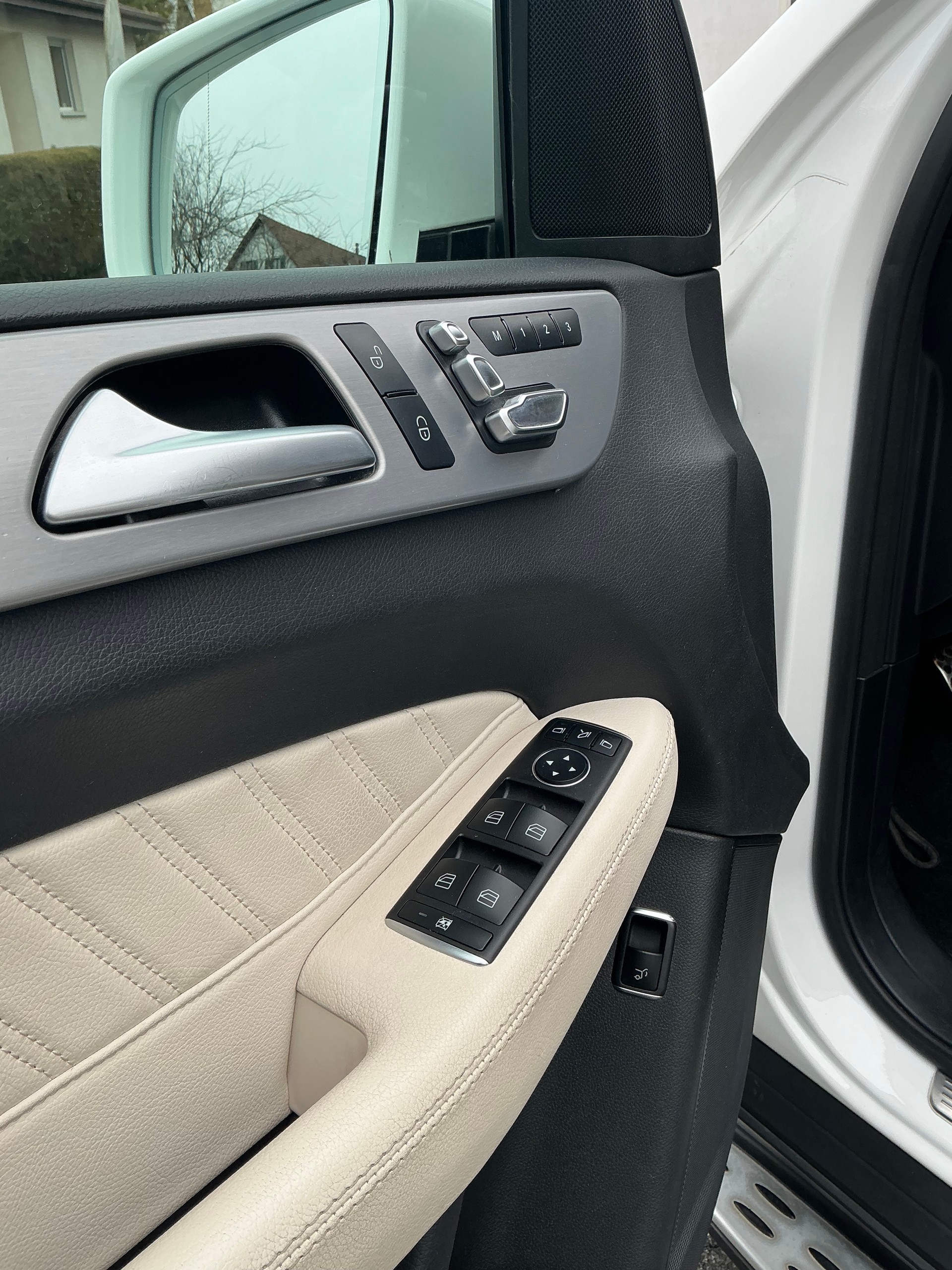 MERCEDES-BENZ GLE 350 d Executive-image-8
