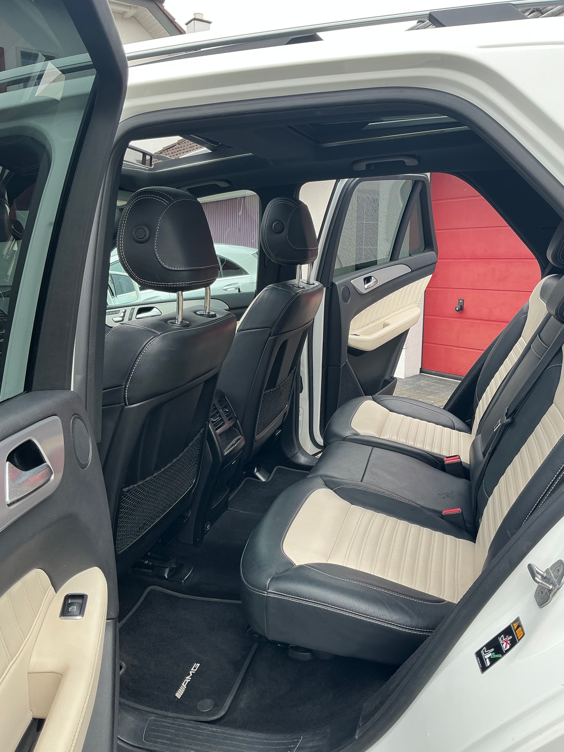 MERCEDES-BENZ GLE 350 d Executive-image-11