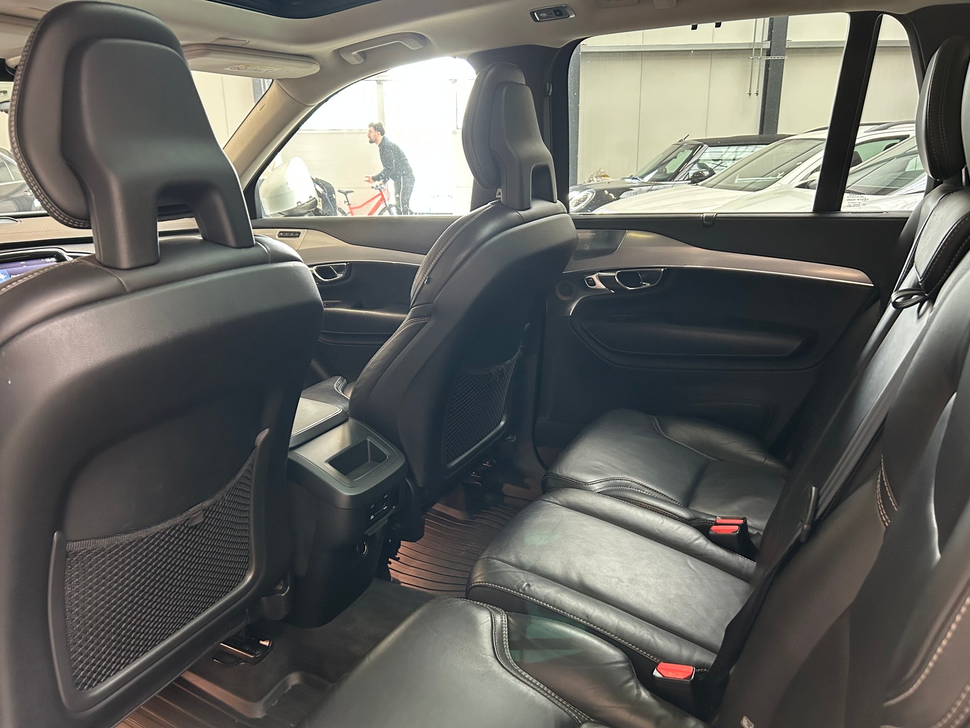 VOLVO XC90 D5 AWD Momentum Geartronic-image-9