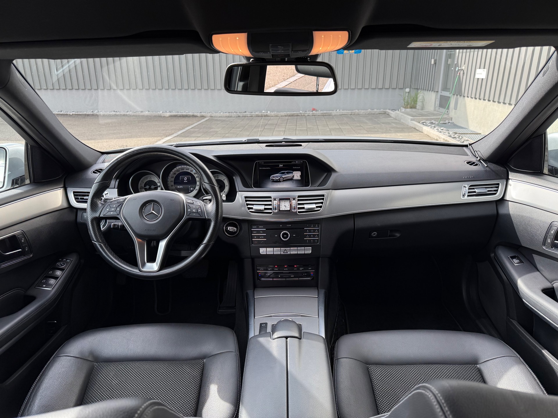 MERCEDES-BENZ E 200 CDI BlueTec-image-5
