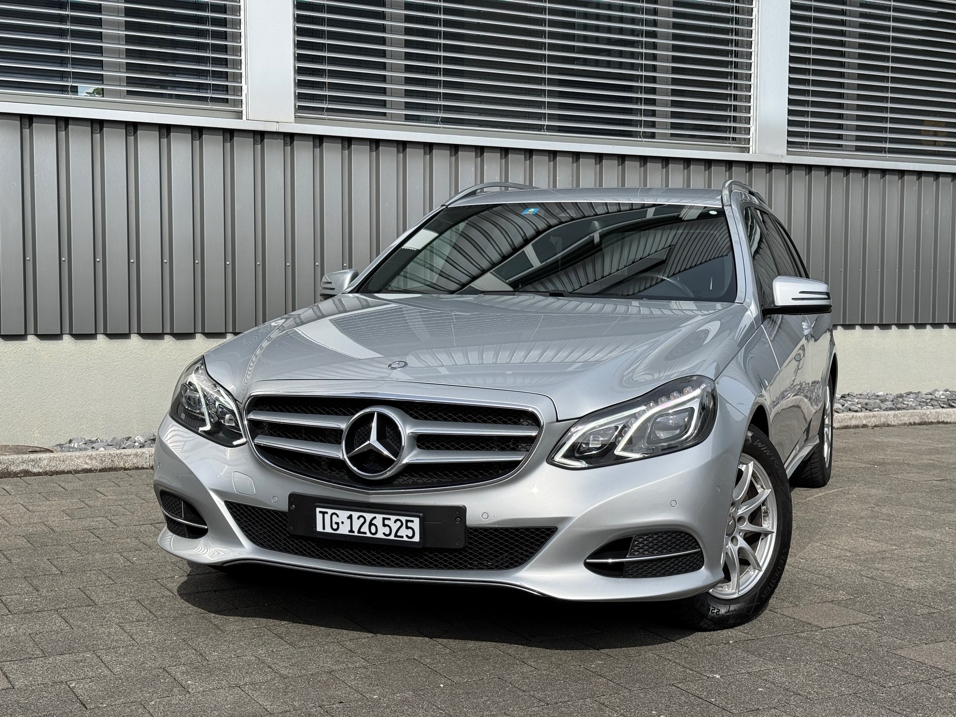 MERCEDES-BENZ E 200 CDI BlueTec-image-1