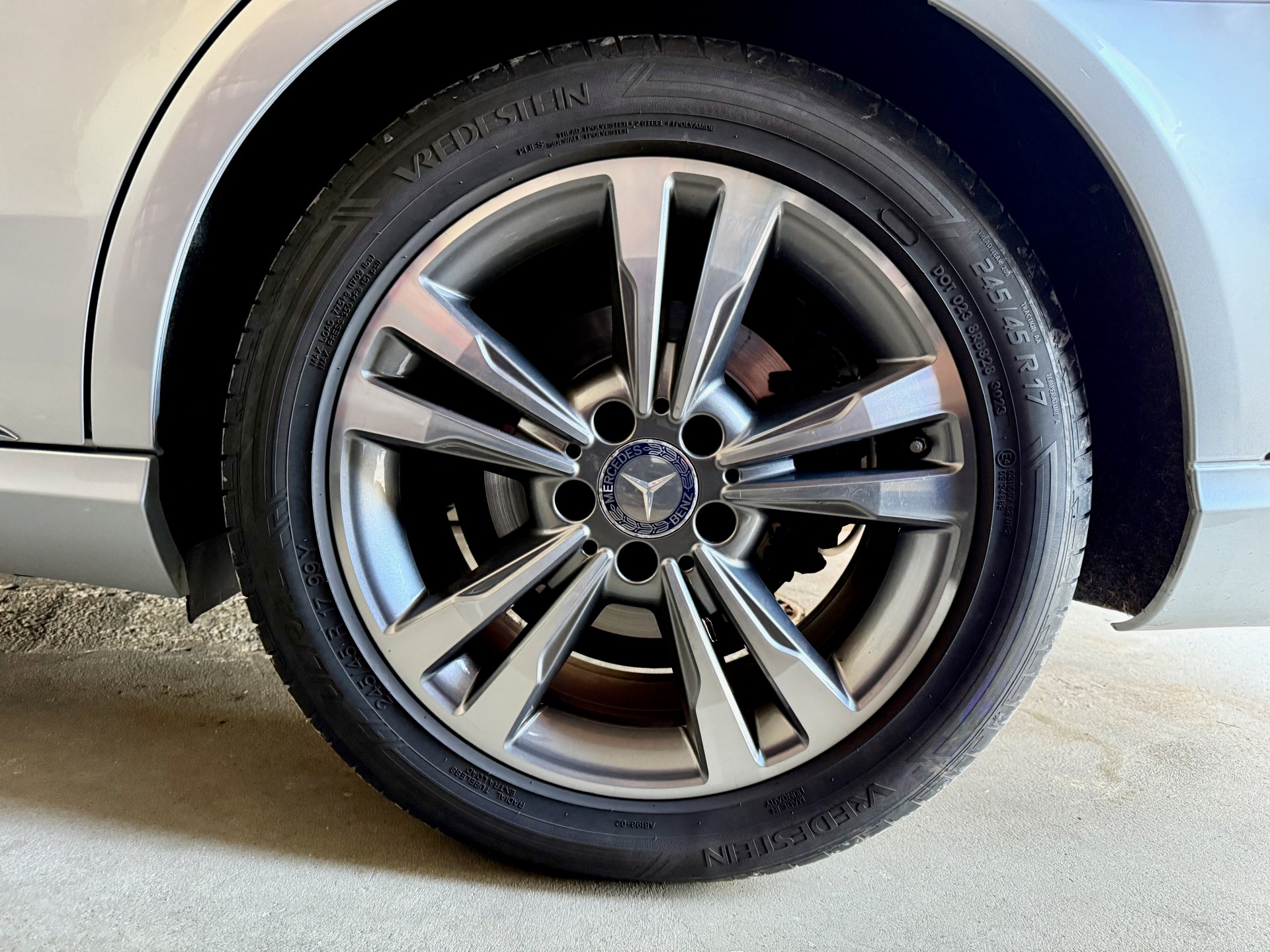 MERCEDES-BENZ E 200 CDI BlueTec-image-8