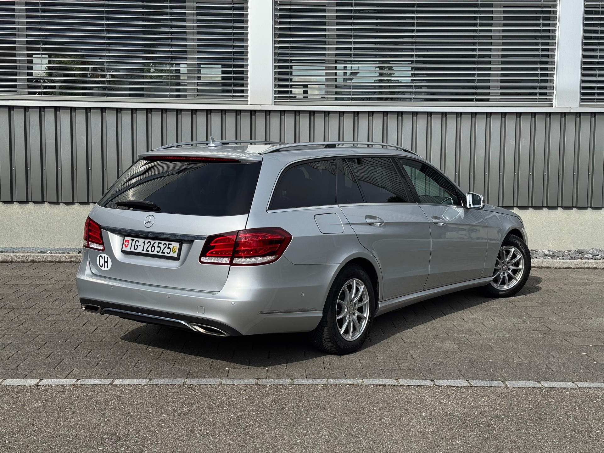 MERCEDES-BENZ E 200 CDI BlueTec-image-3