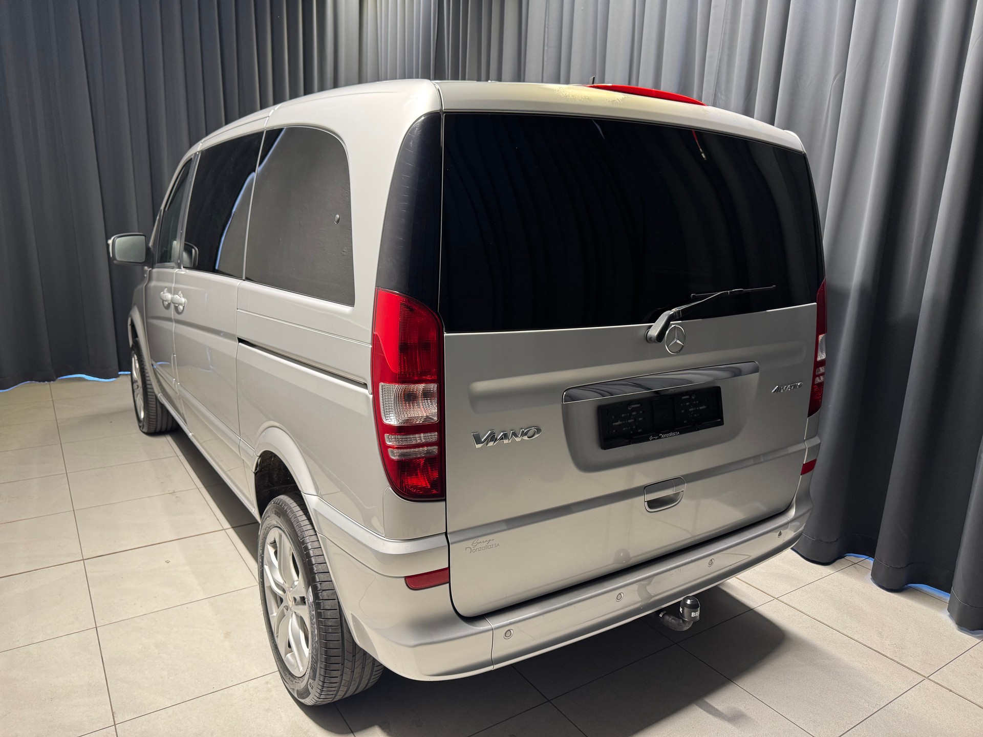 MERCEDES-BENZ Viano 2.2 CDI Blue Eff. Ambiente Ed. L 4Matic A(M)(6)-showroom-element-3