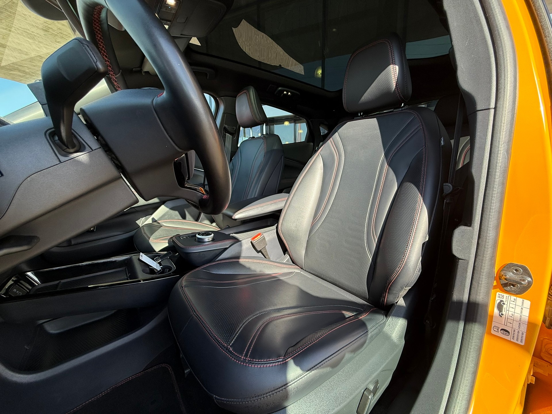 FORD Mustang MACH-E Premium AWD 88 kWh-image-6