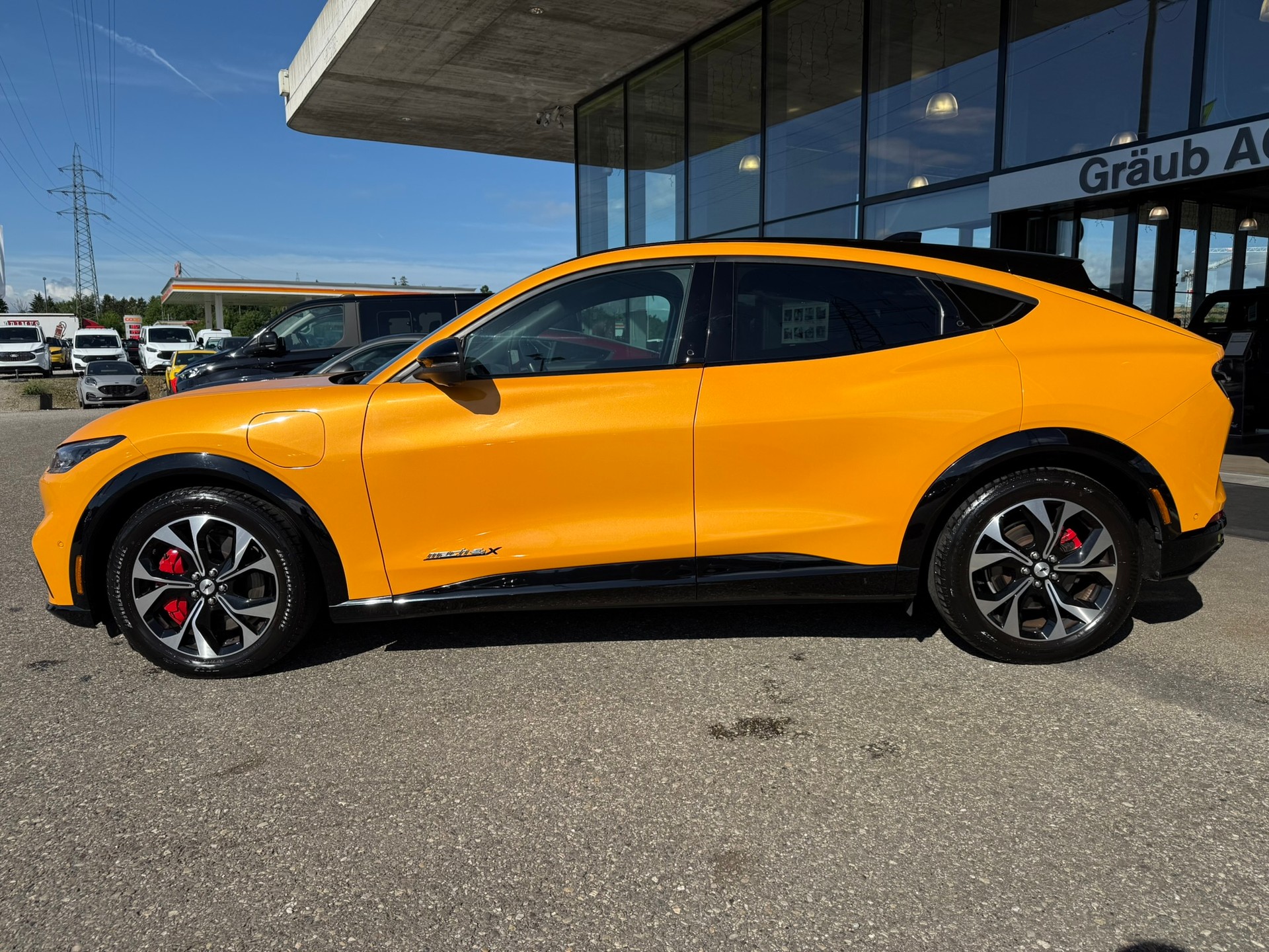 FORD Mustang MACH-E Premium AWD 88 kWh-showroom-element-3