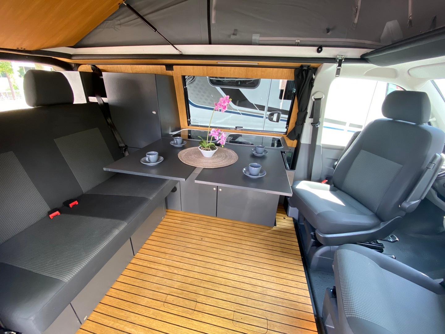 VW T6.1 2.0TDI 150PS 4M, Custom Bus-showroom-element-3