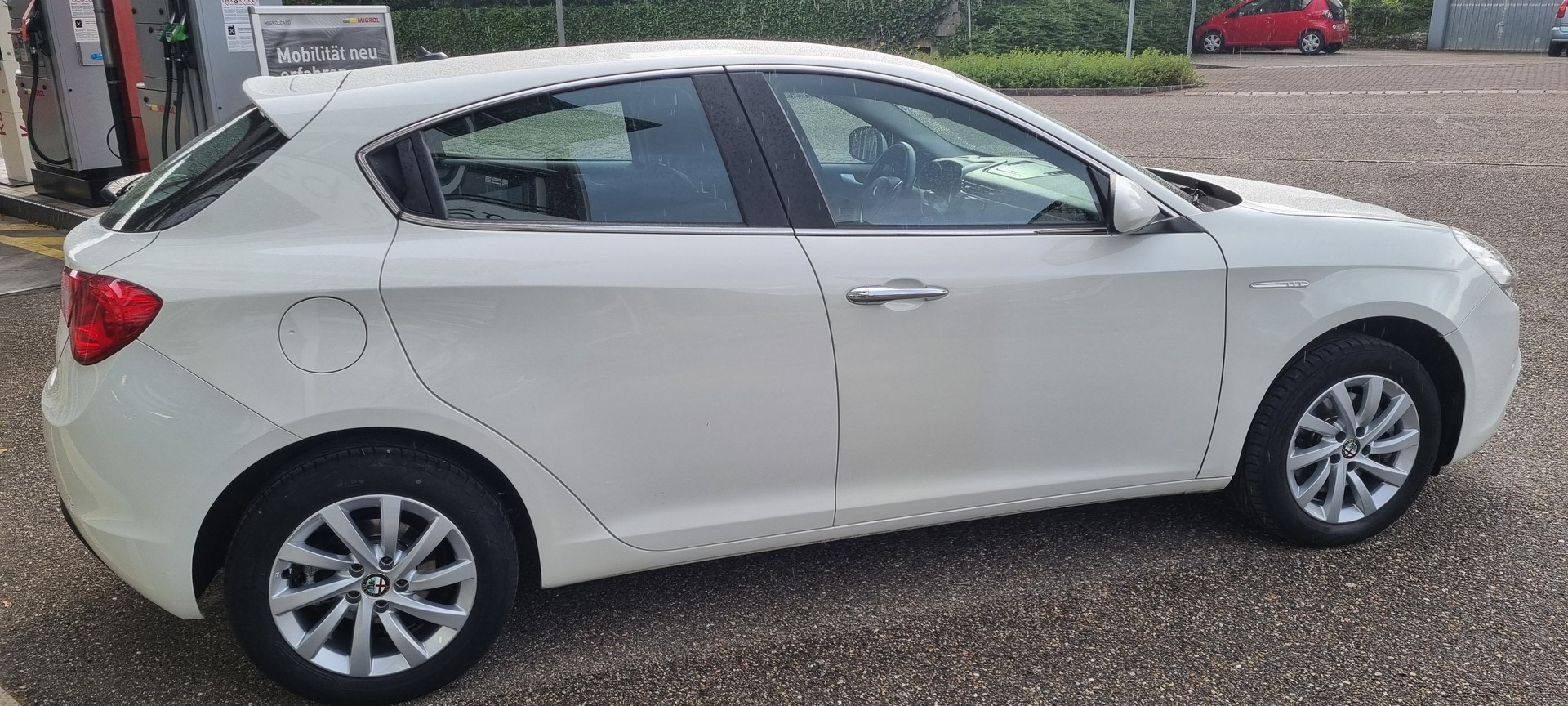 ALFA ROMEO Giulietta 1.4 MultiAir Distinctive-image-3