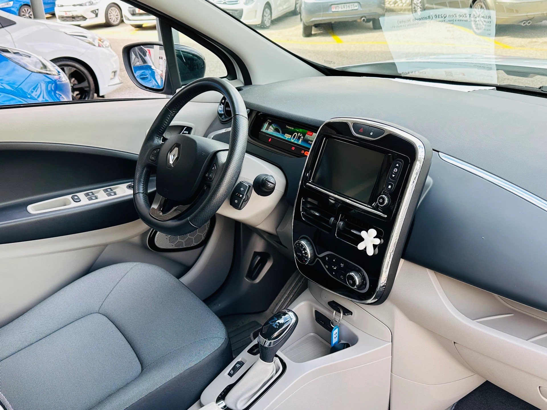 RENAULT Zoe Zen R240 (Batterie Miete)-image-15
