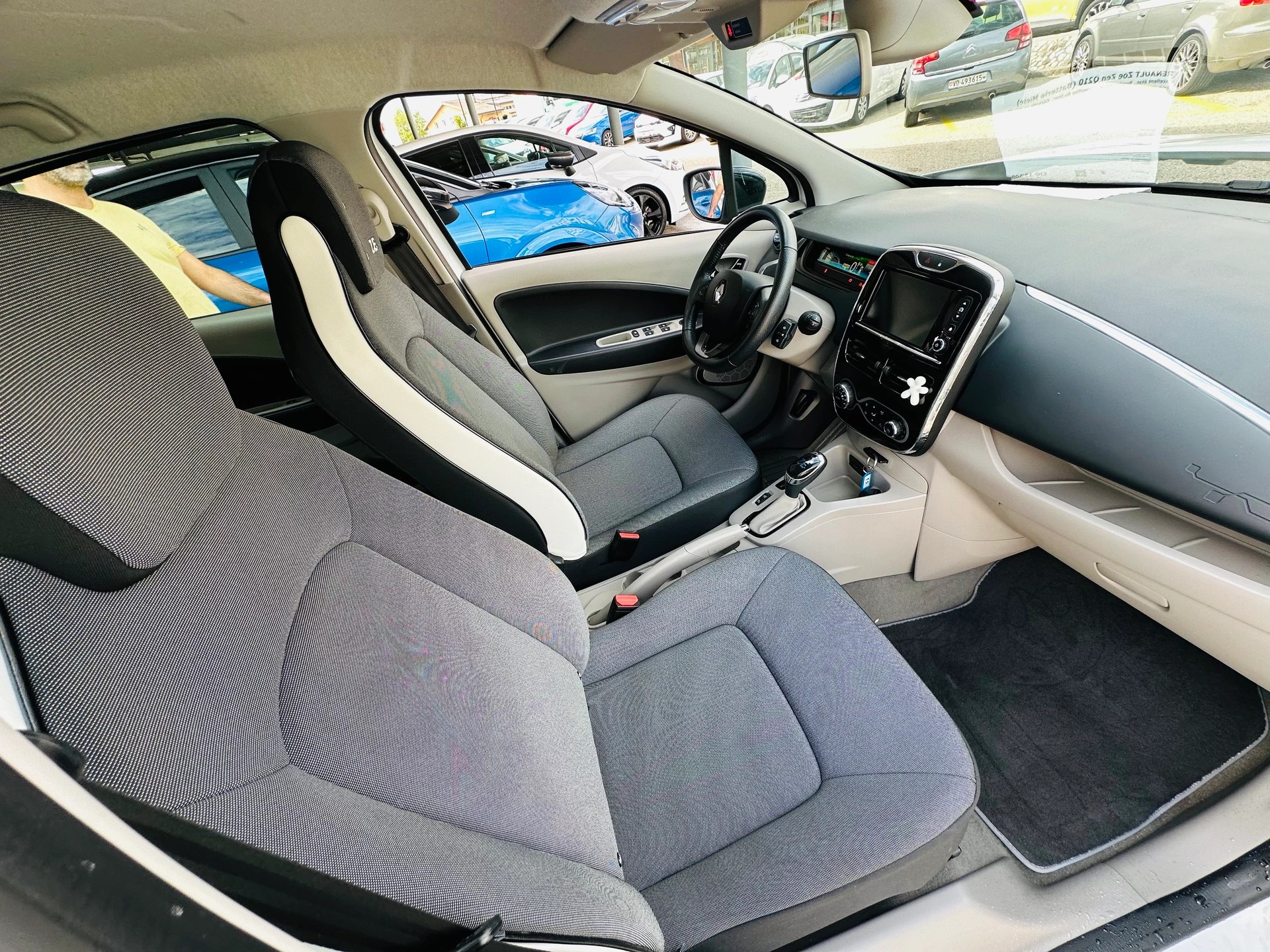 RENAULT Zoe Zen R240 (Batterie Miete)-image-14