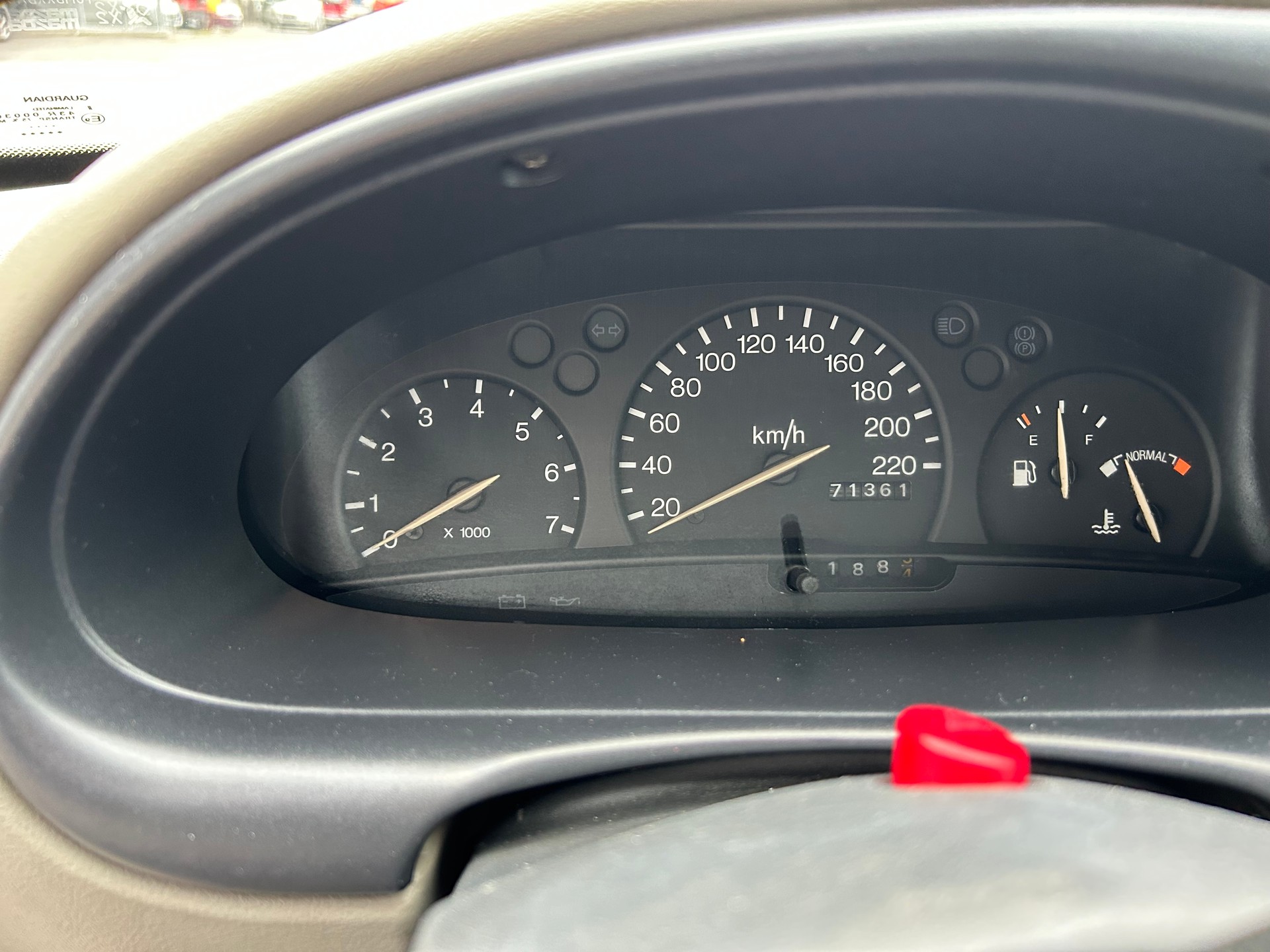MAZDA 121 1.2i-16 GLX-image-10