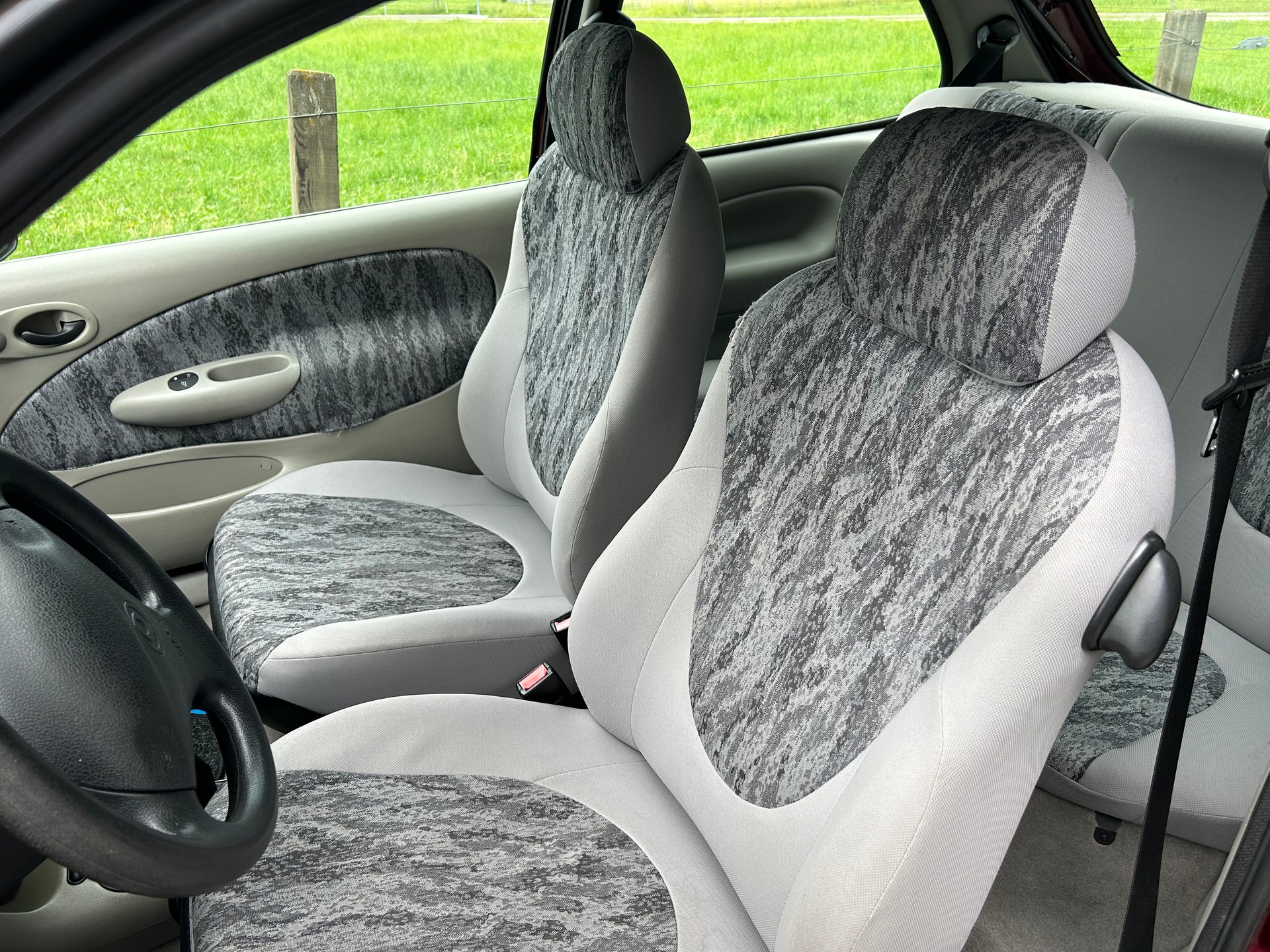 MAZDA 121 1.2i-16 GLX-image-12