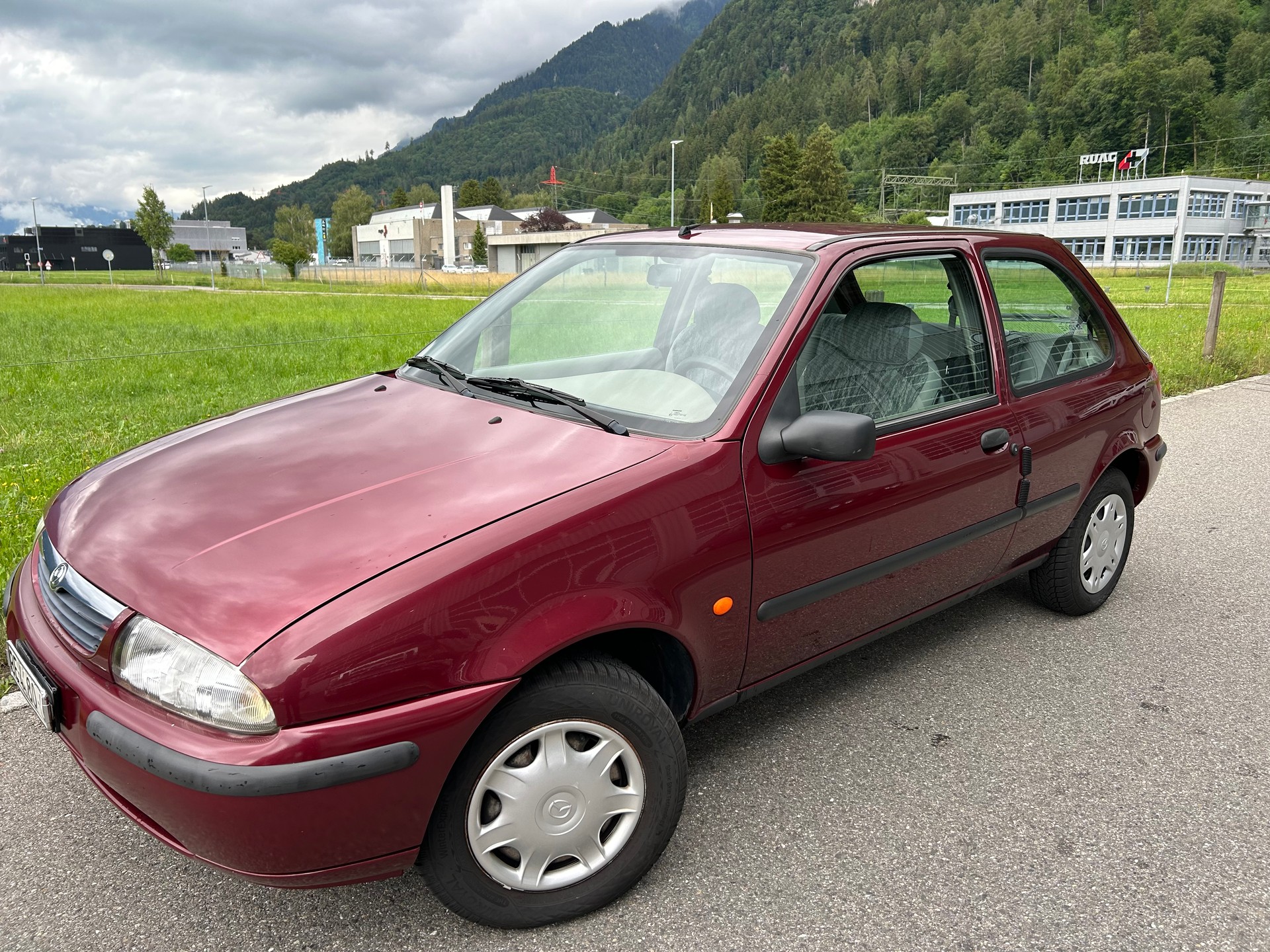 MAZDA 121 1.2i-16 GLX