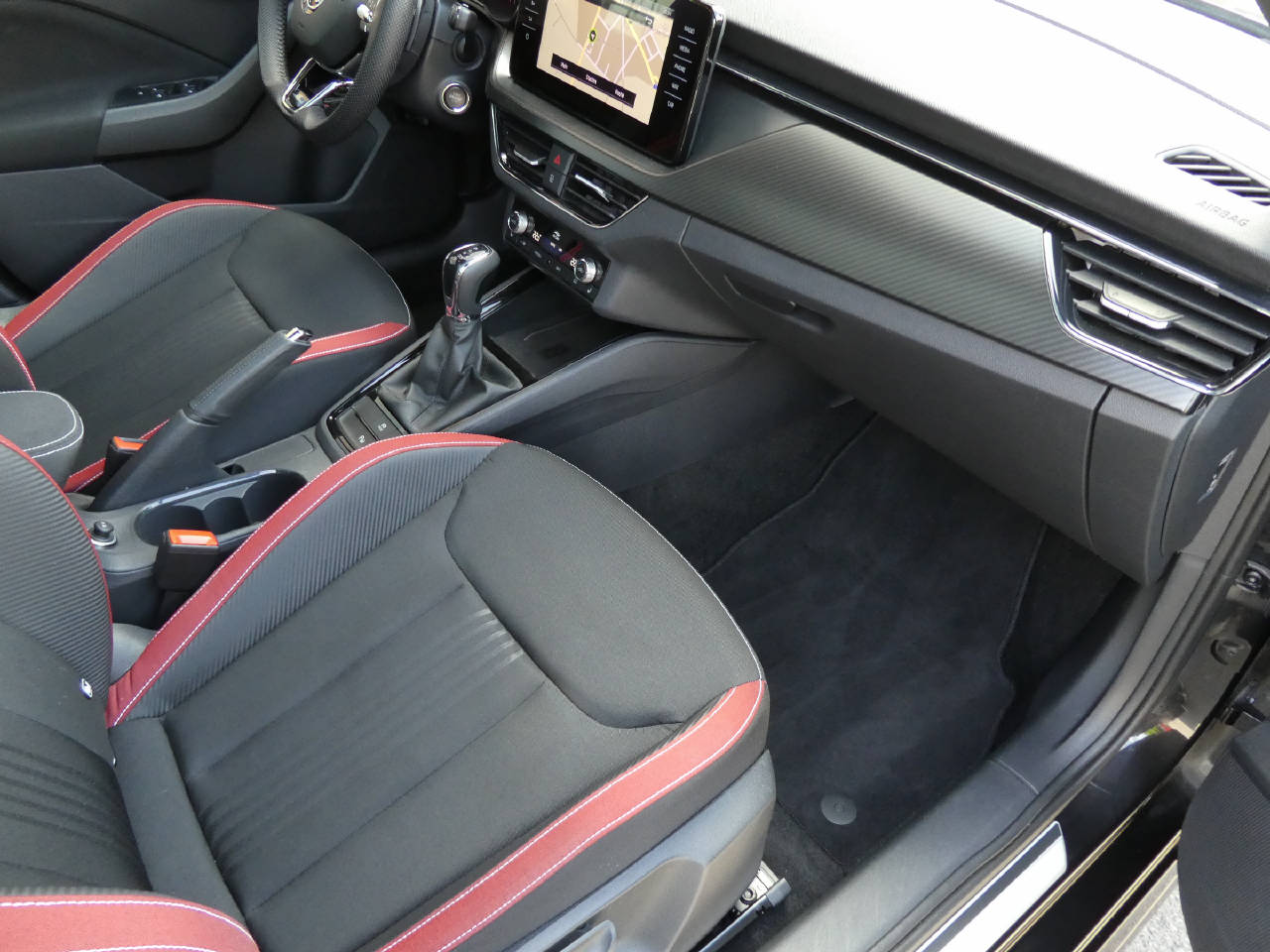 SKODA Kamiq 1.0 TSI Monte Carlo DSG-image-9