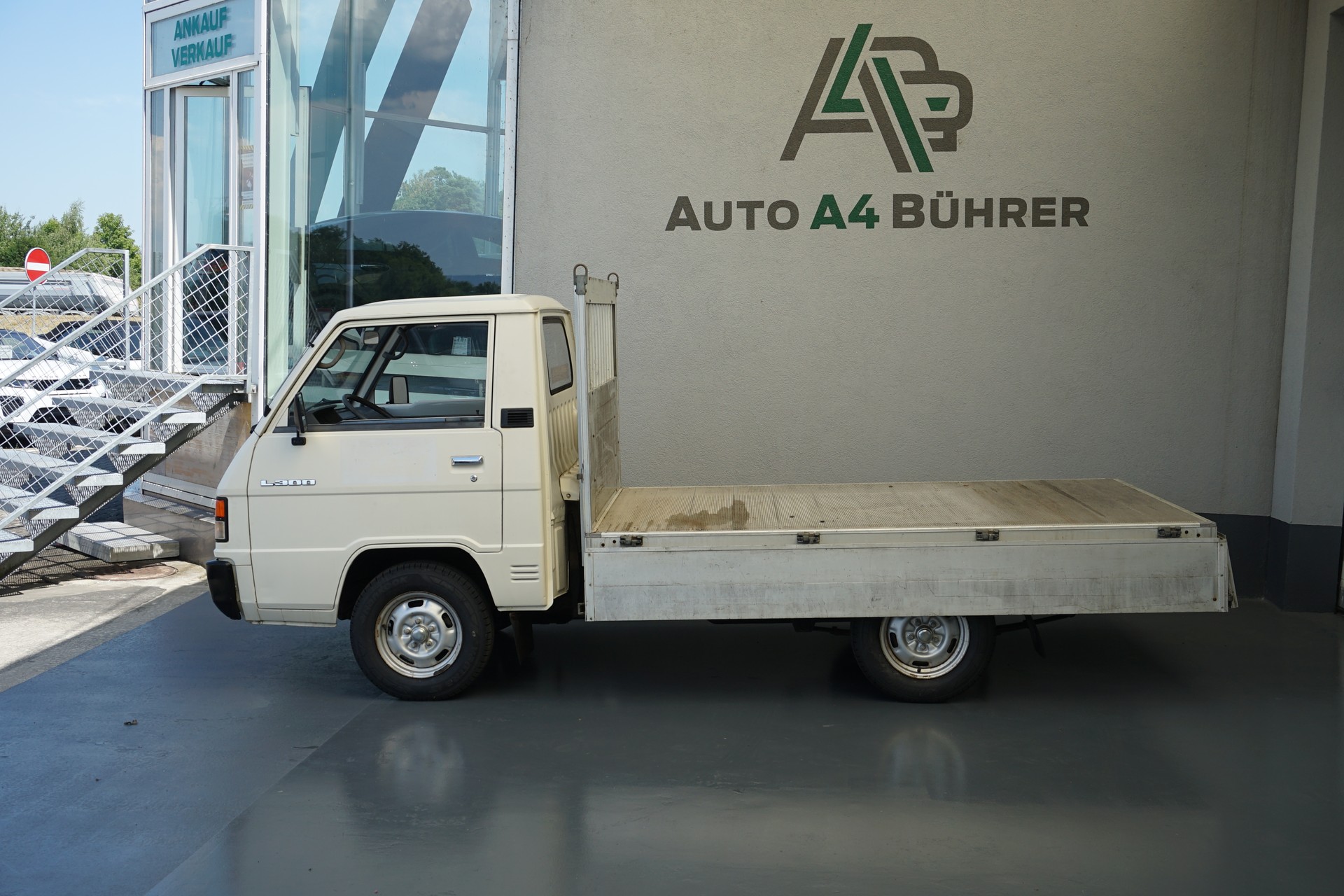 MITSUBISHI L 300 2.5D mit Alubrücke und 970kg Nutzlast!!-showroom-element-1