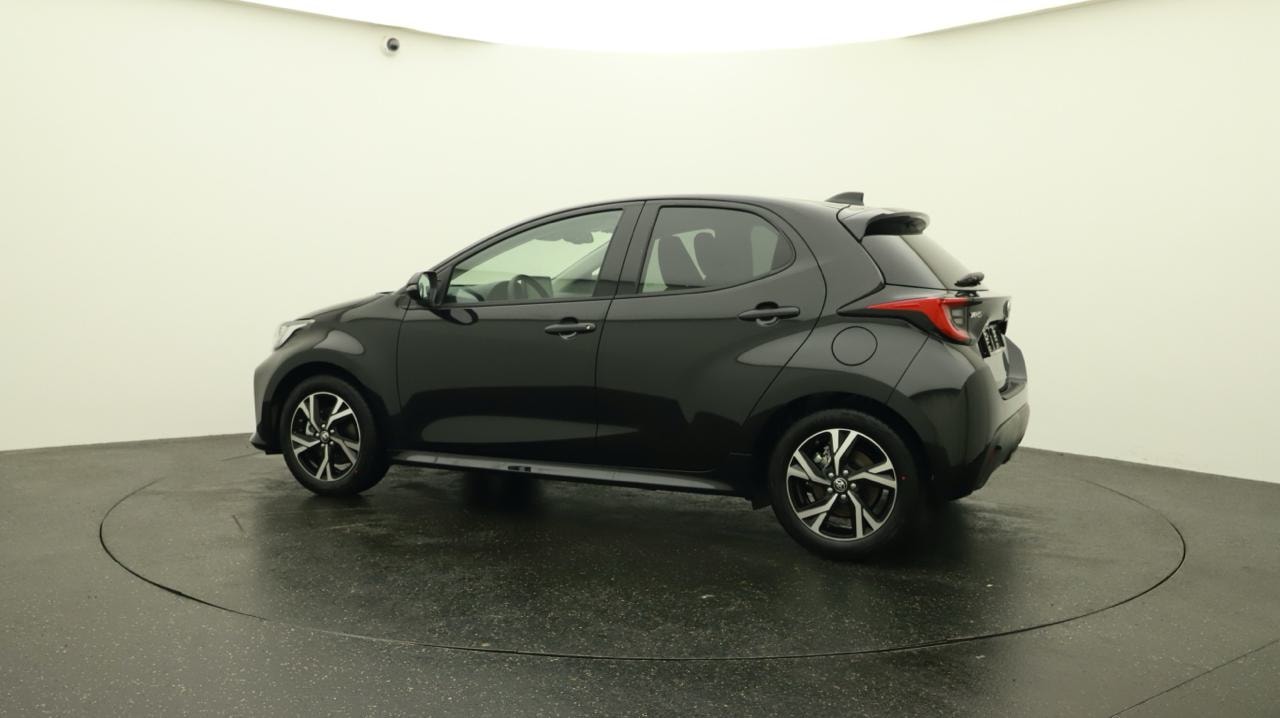 TOYOTA Yaris 1.5 Sport e-CVT-showroom-element-2