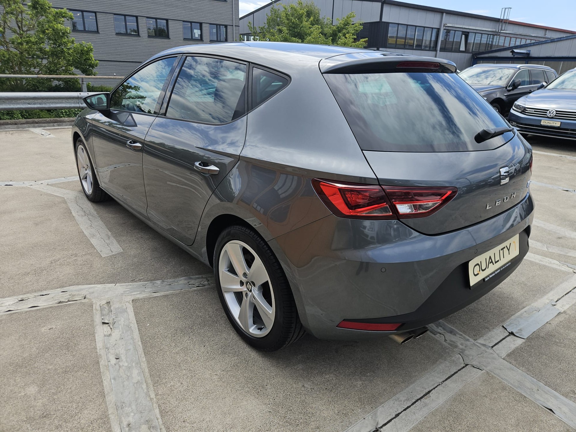 SEAT Leon 1.4 TSI FR Line DSG-showroom-element-2
