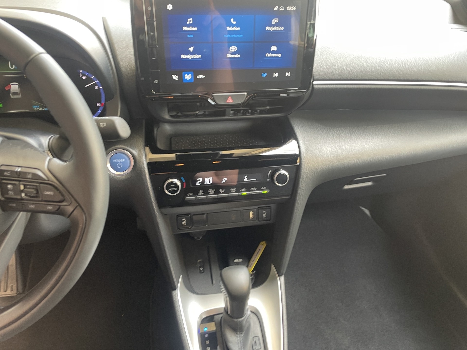 TOYOTA Yaris Cross 1.5 Trend e-CVT-image-10