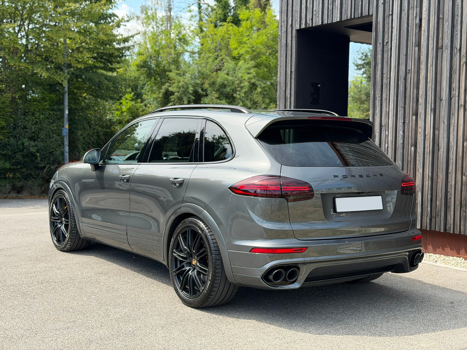 PORSCHE Cayenne S 4.2 V8 Diesel *Porsche Garantie bis 05.2027*-showroom-element-3