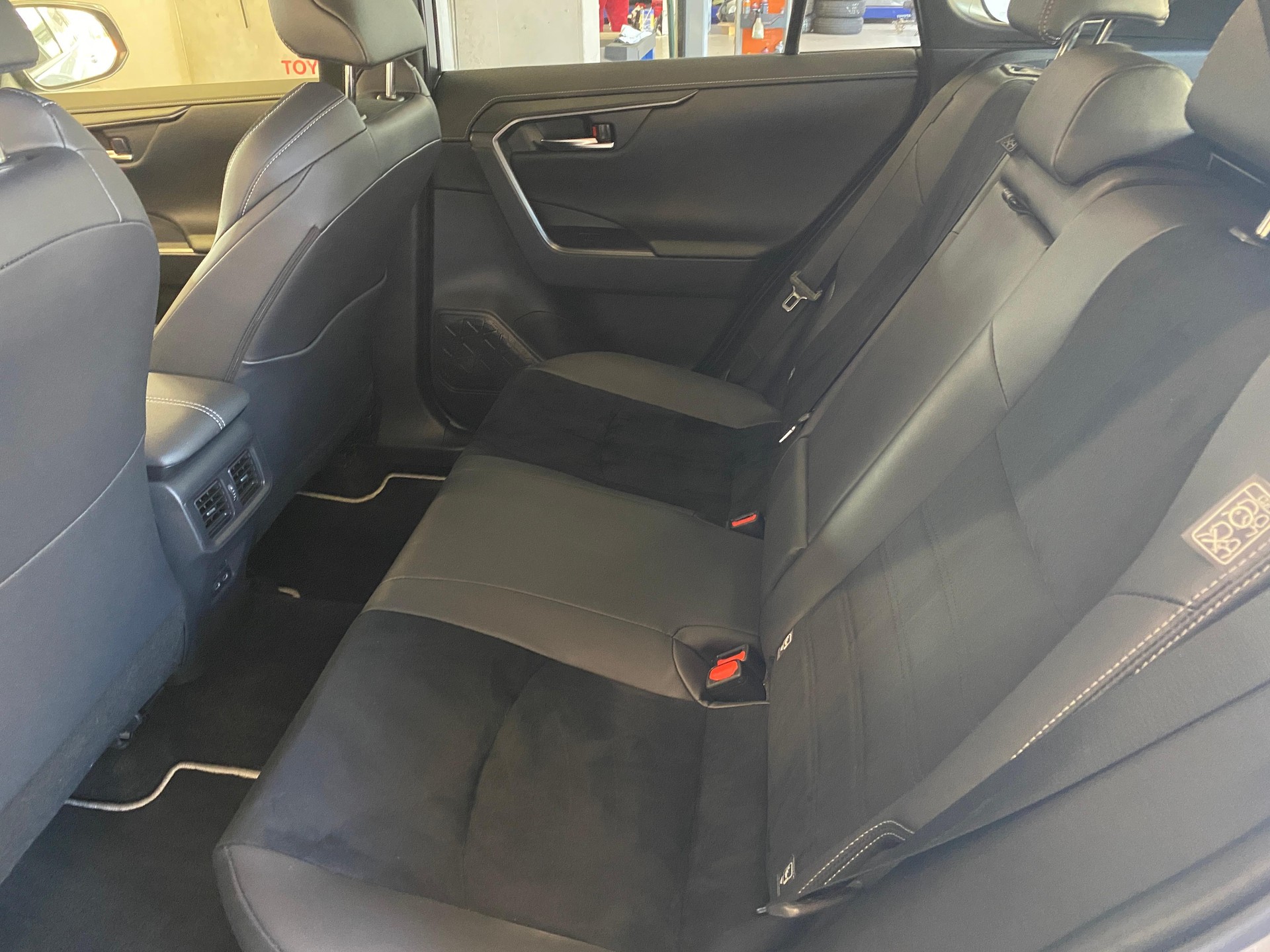 TOYOTA RAV4 2.5 HEV GR Sport-image-7