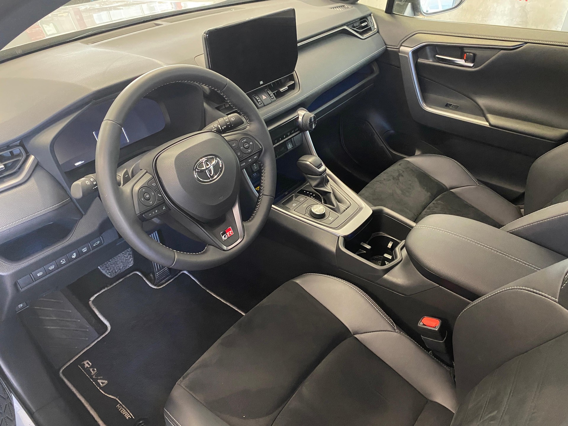 TOYOTA RAV4 2.5 HEV GR Sport-image-4