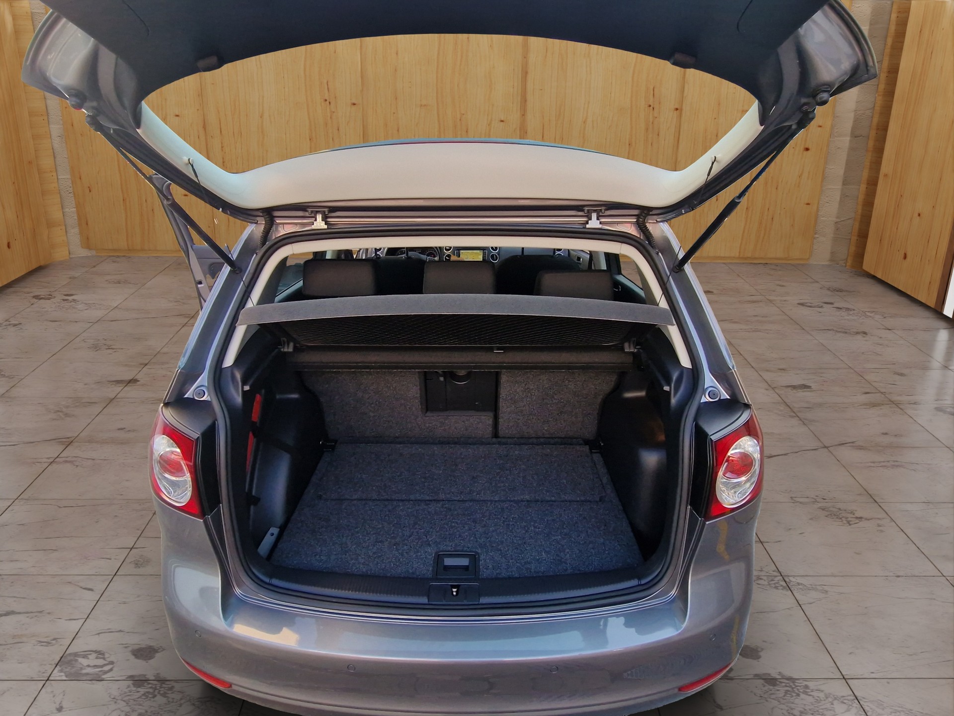 VW Golf Plus 1.6 TDI BMT Comfortline DSG-image-15