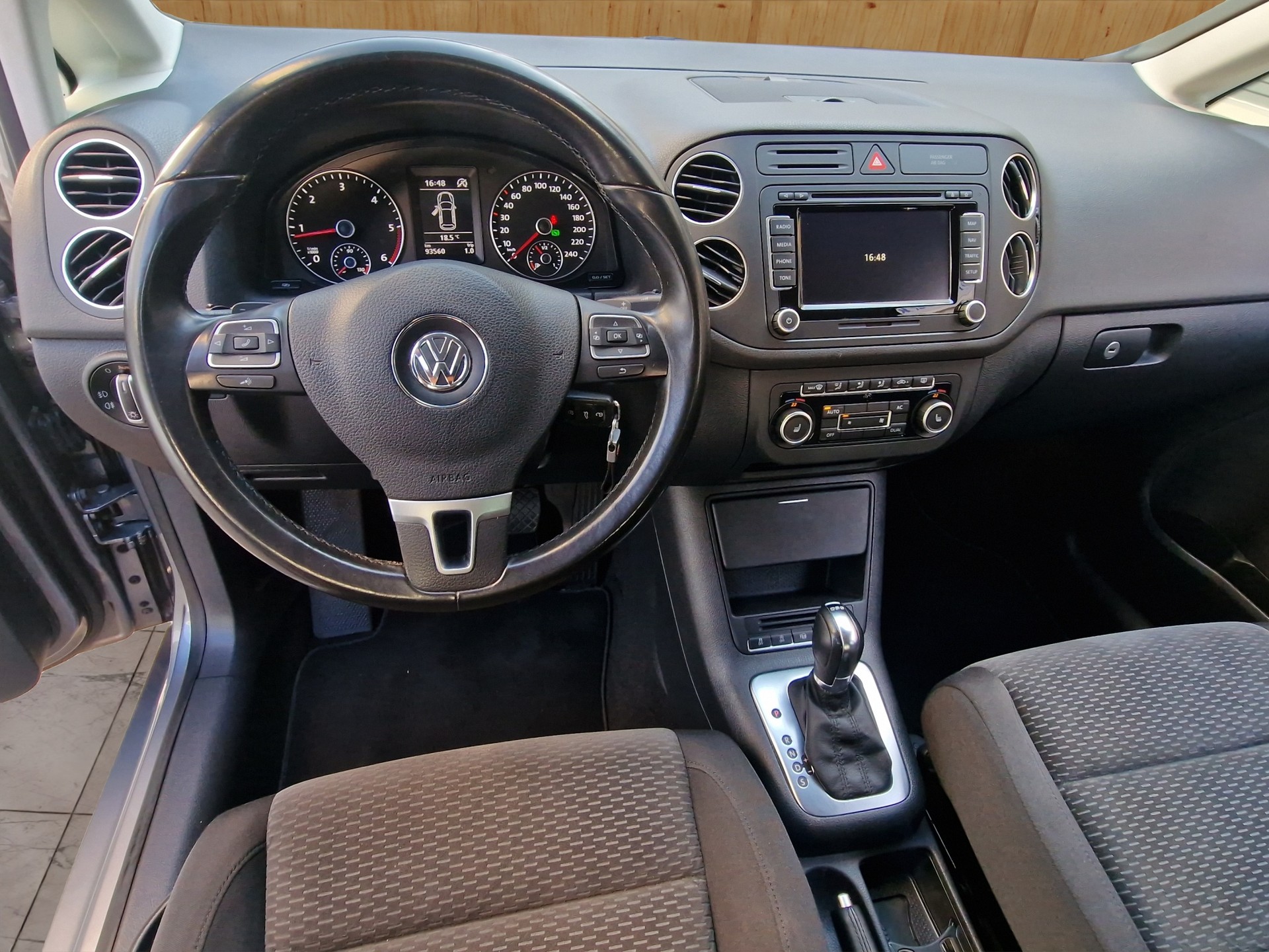 VW Golf Plus 1.6 TDI BMT Comfortline DSG-image-10