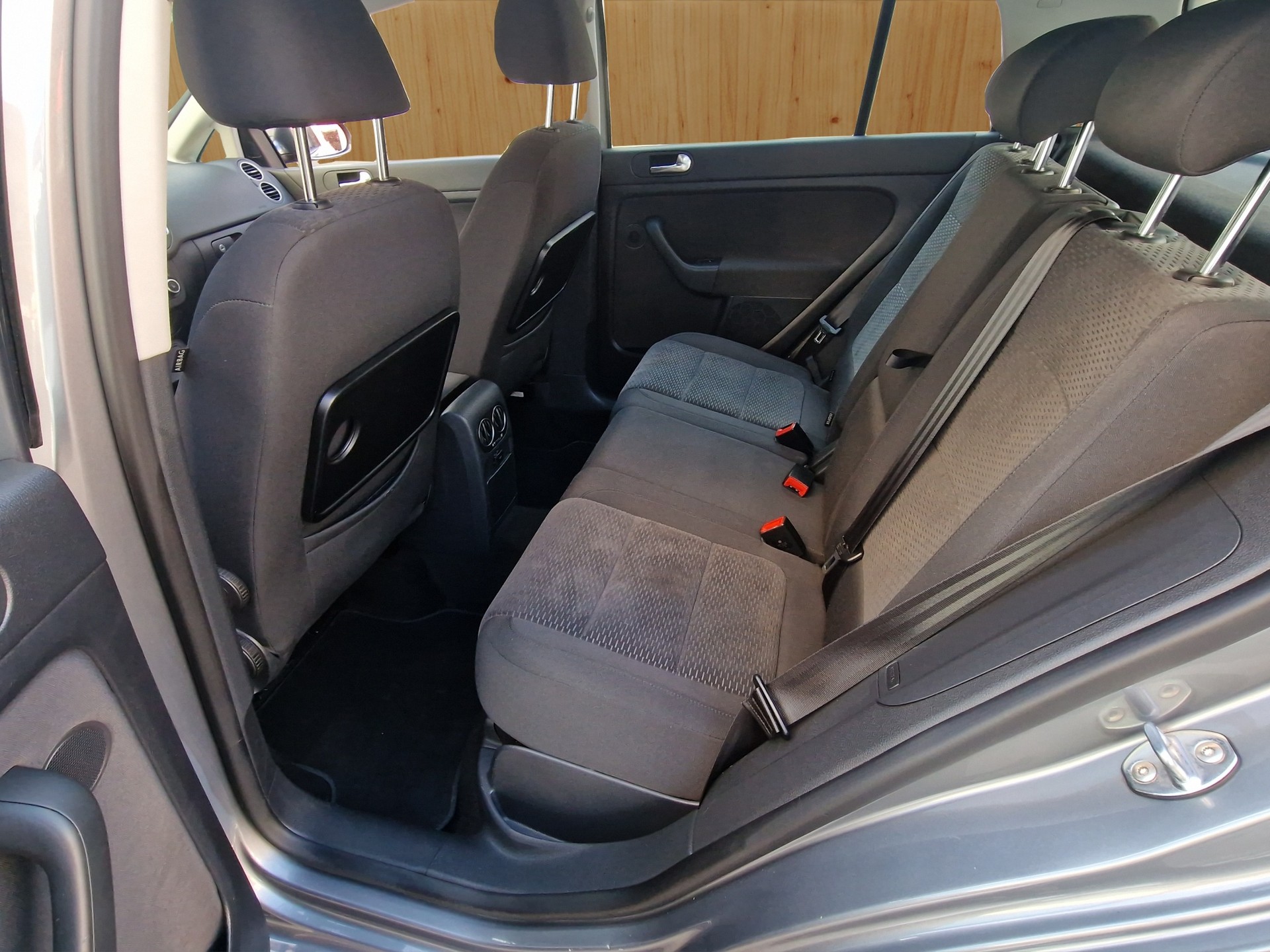 VW Golf Plus 1.6 TDI BMT Comfortline DSG-image-12