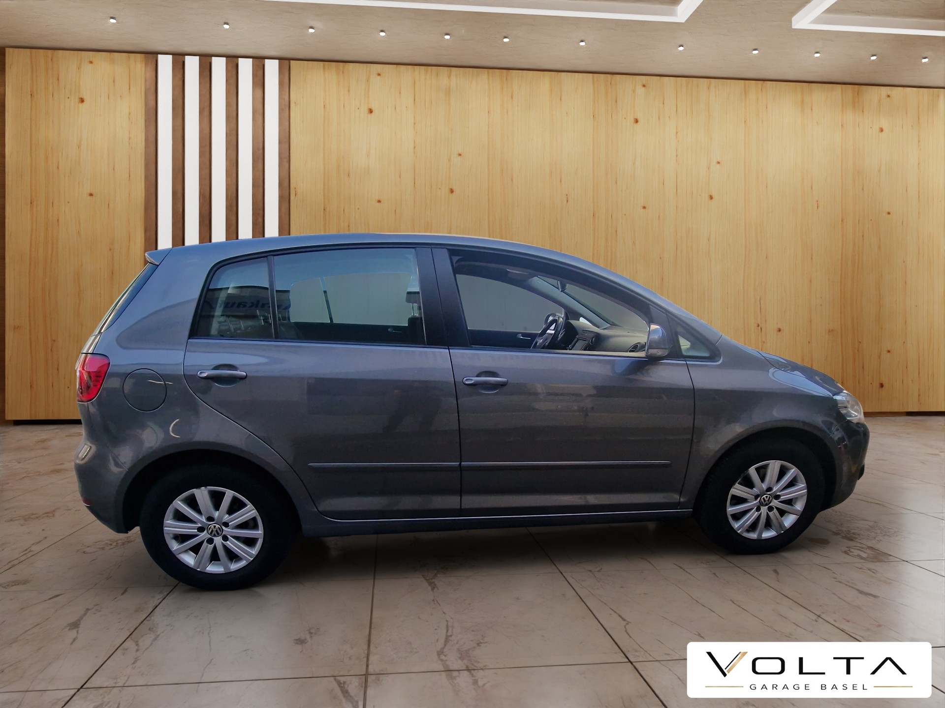 VW Golf Plus 1.6 TDI BMT Comfortline DSG-image-6