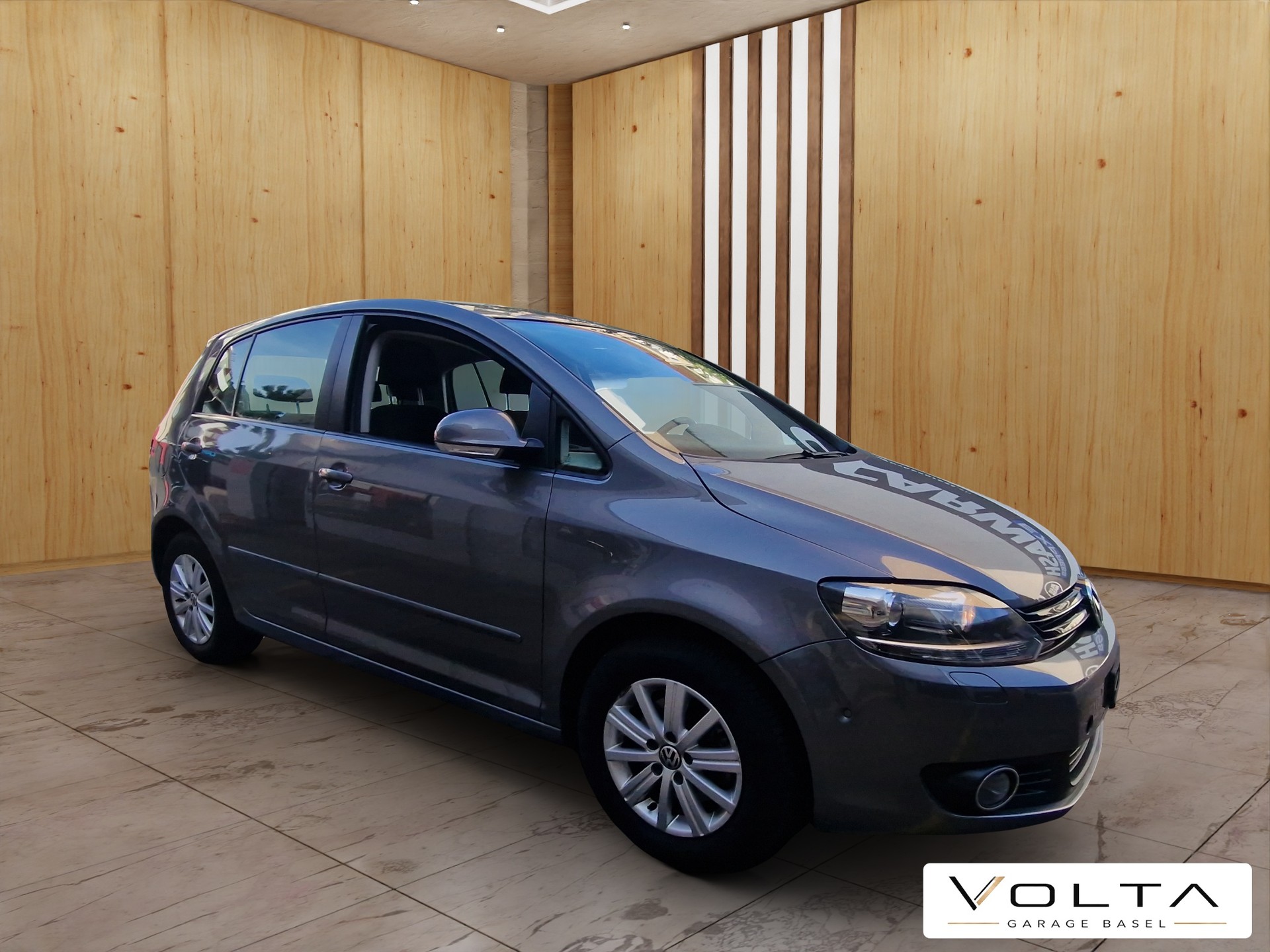 VW Golf Plus 1.6 TDI BMT Comfortline DSG-image-7