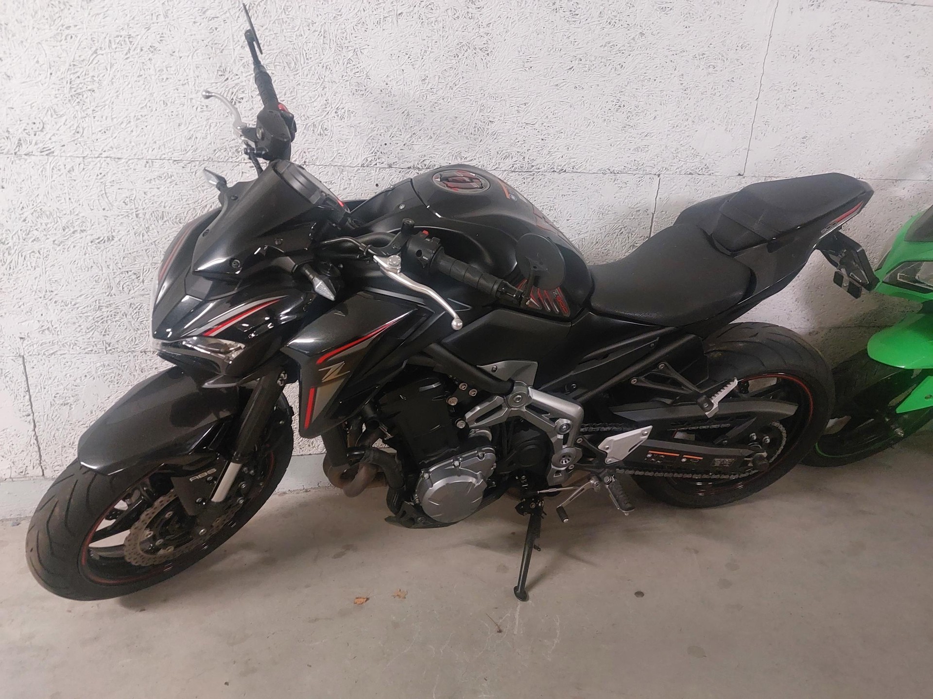 KAWASAKI Z 900-image-2