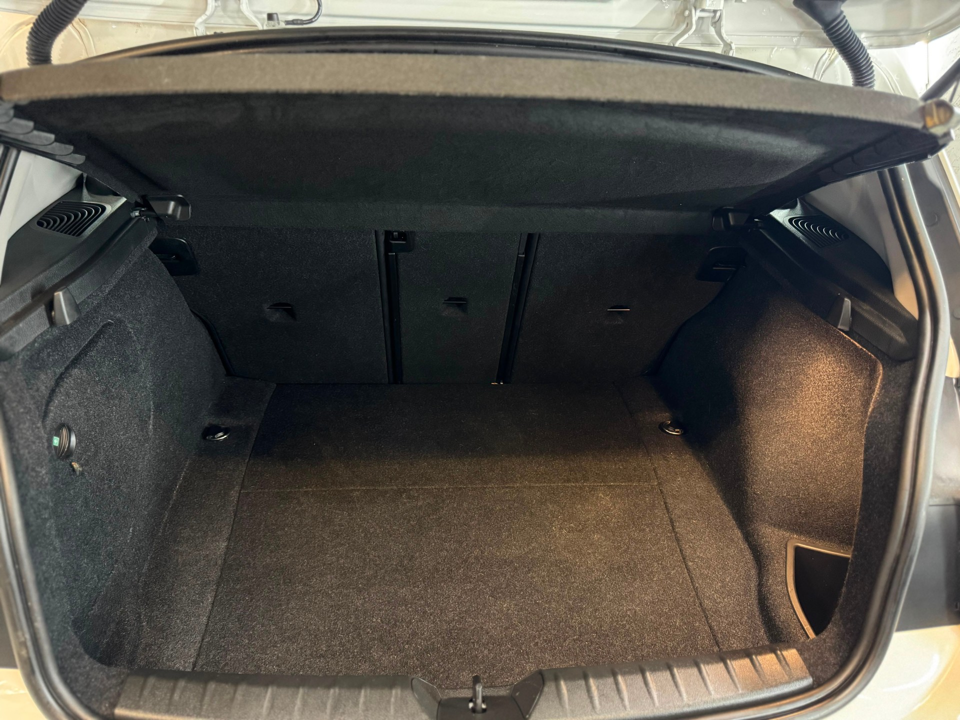 BMW 118d xDrive-image-12