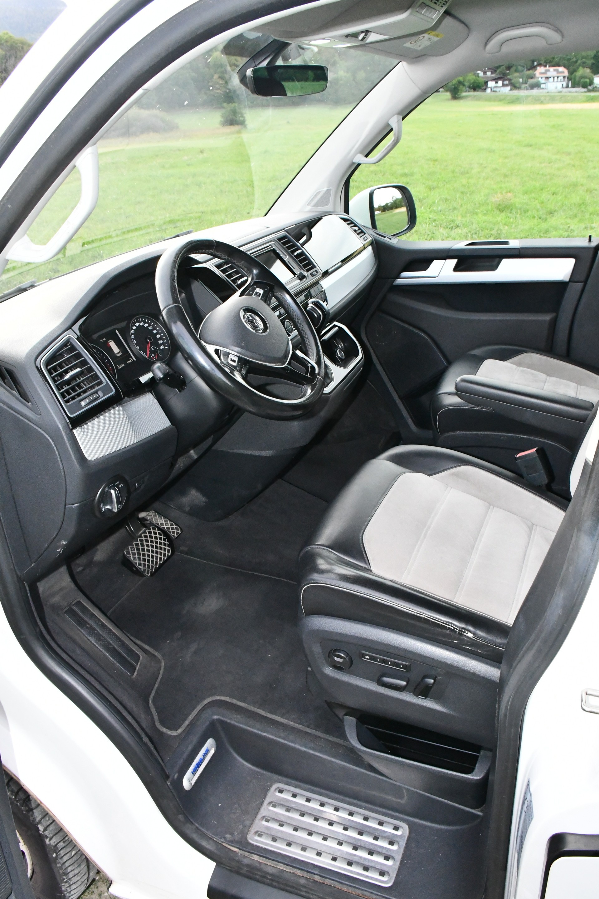 VW T6 Multivan 2.0 Highline 4Motion DSG 150PS-image-4