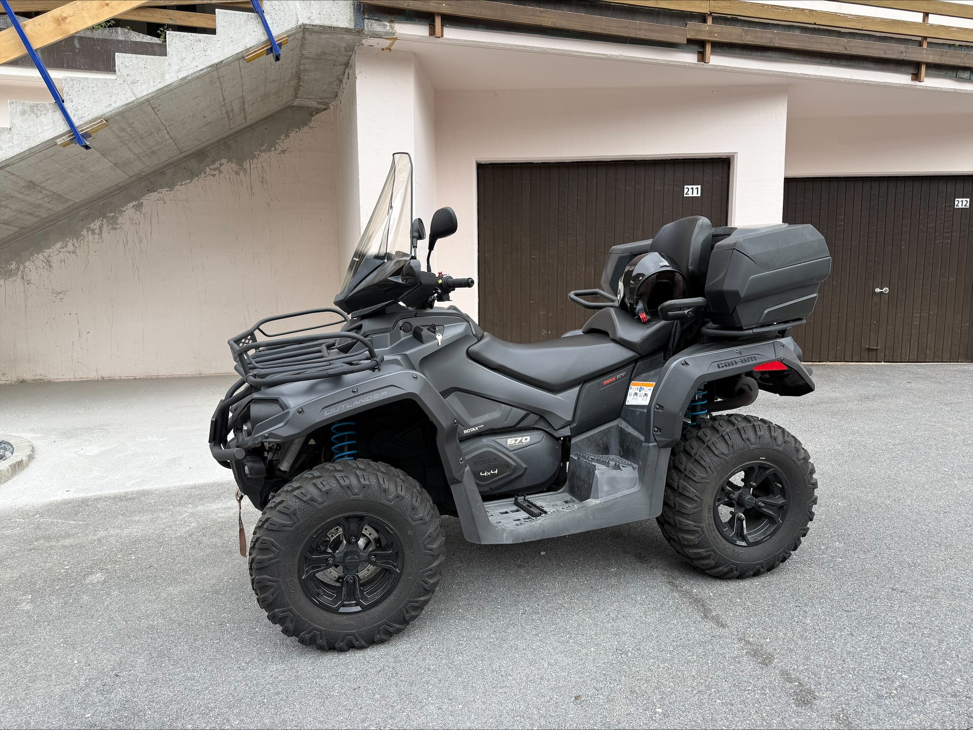 CAN-AM Outlander MAX XT 570-image-0