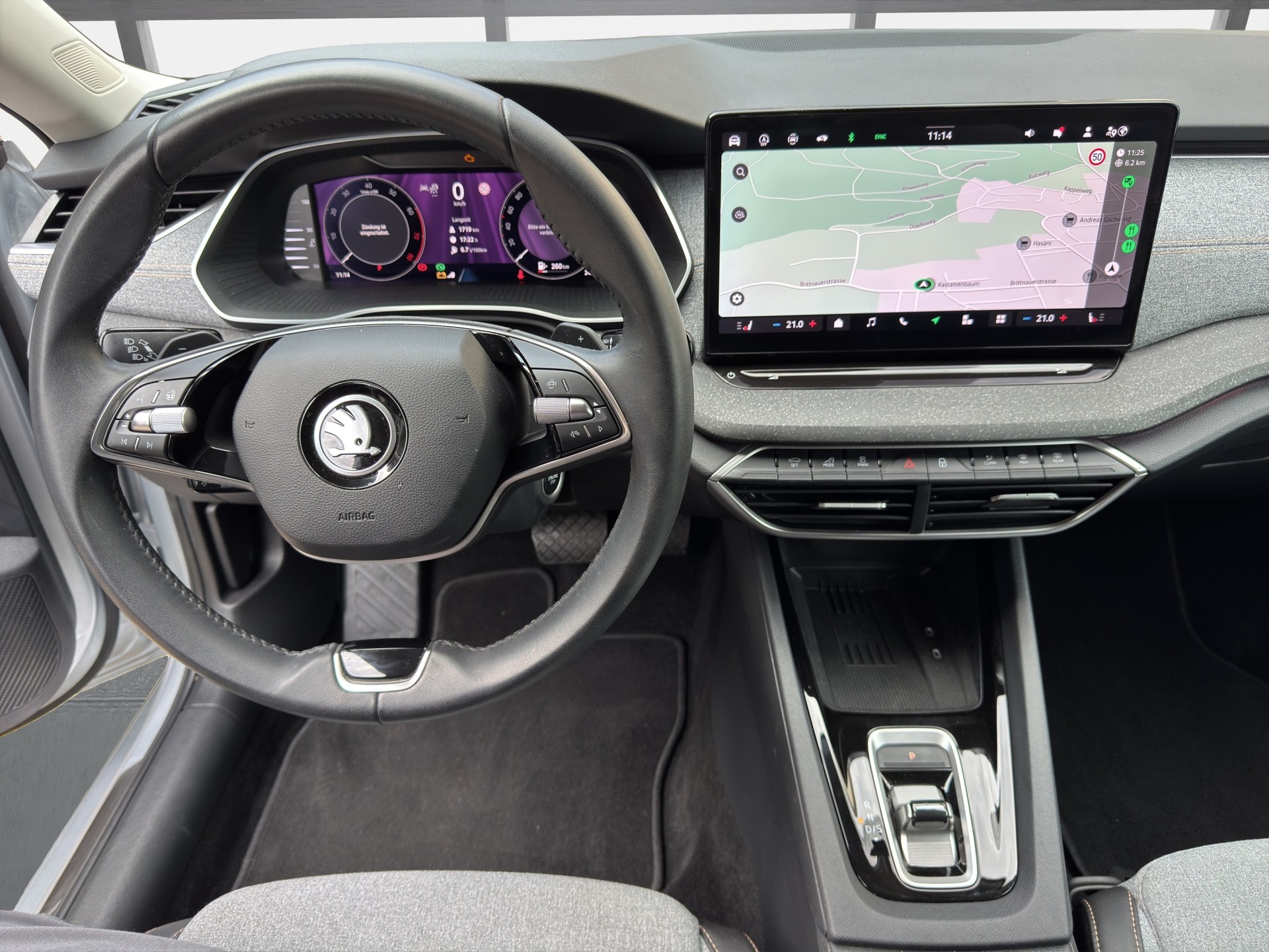 SKODA Octavia Combi 1.5 TSI mHEV DSG Dynamic-image-9