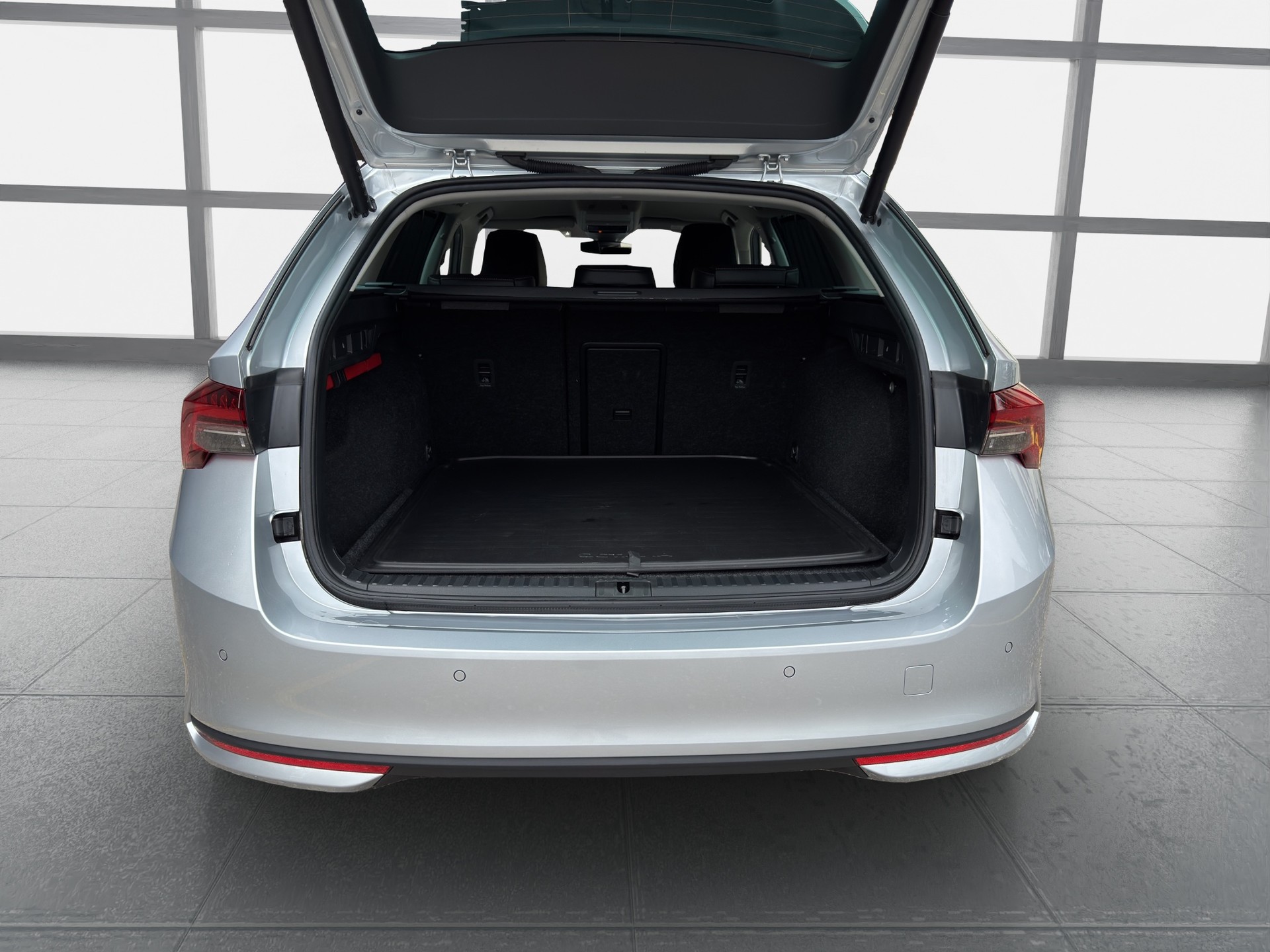 SKODA Octavia Combi 1.5 TSI mHEV DSG Dynamic-image-7