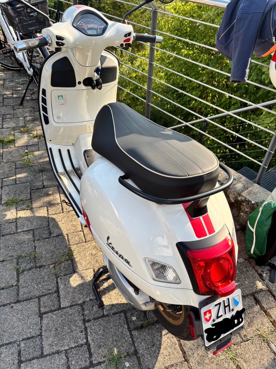 PIAGGIO Vespa GTS 300 HPE Racing Sixties ABS/ASR-image-1
