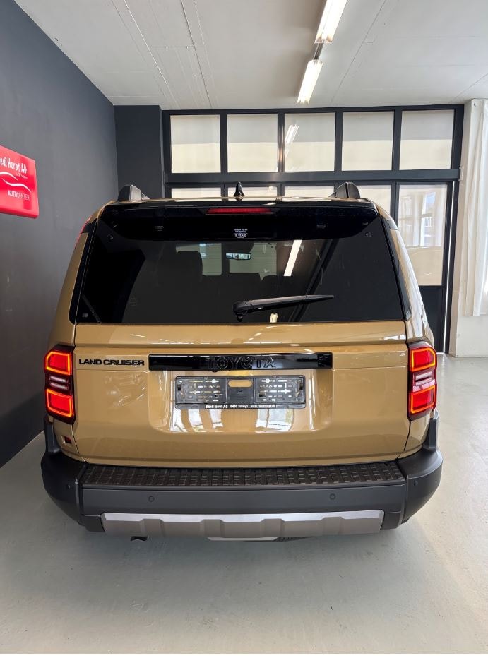 TOYOTA Land Cruiser 2.8 D 48V Invincible-image-5